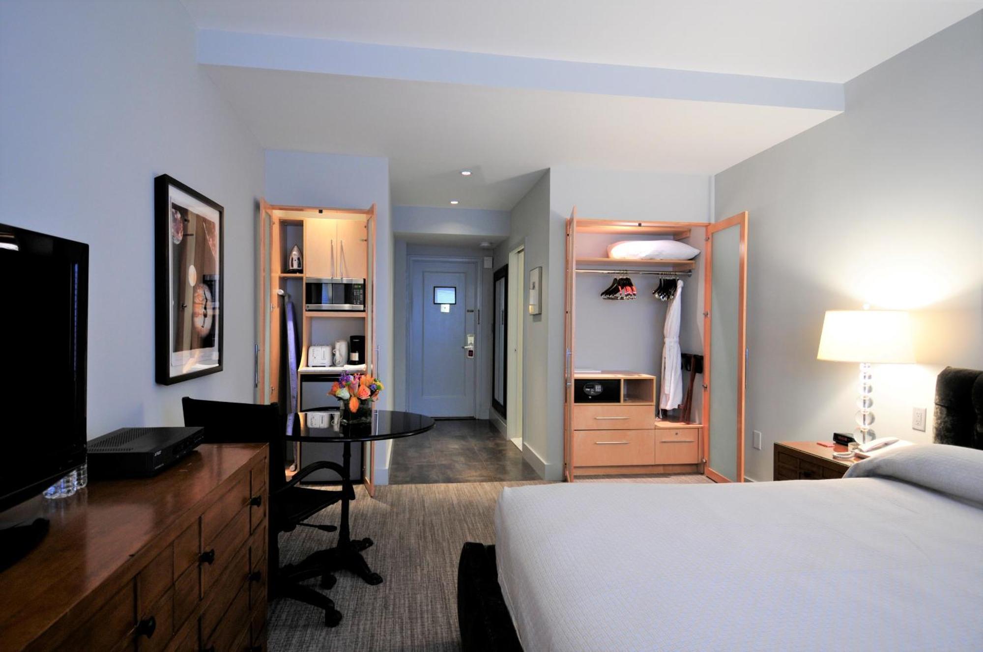 Standard King Room