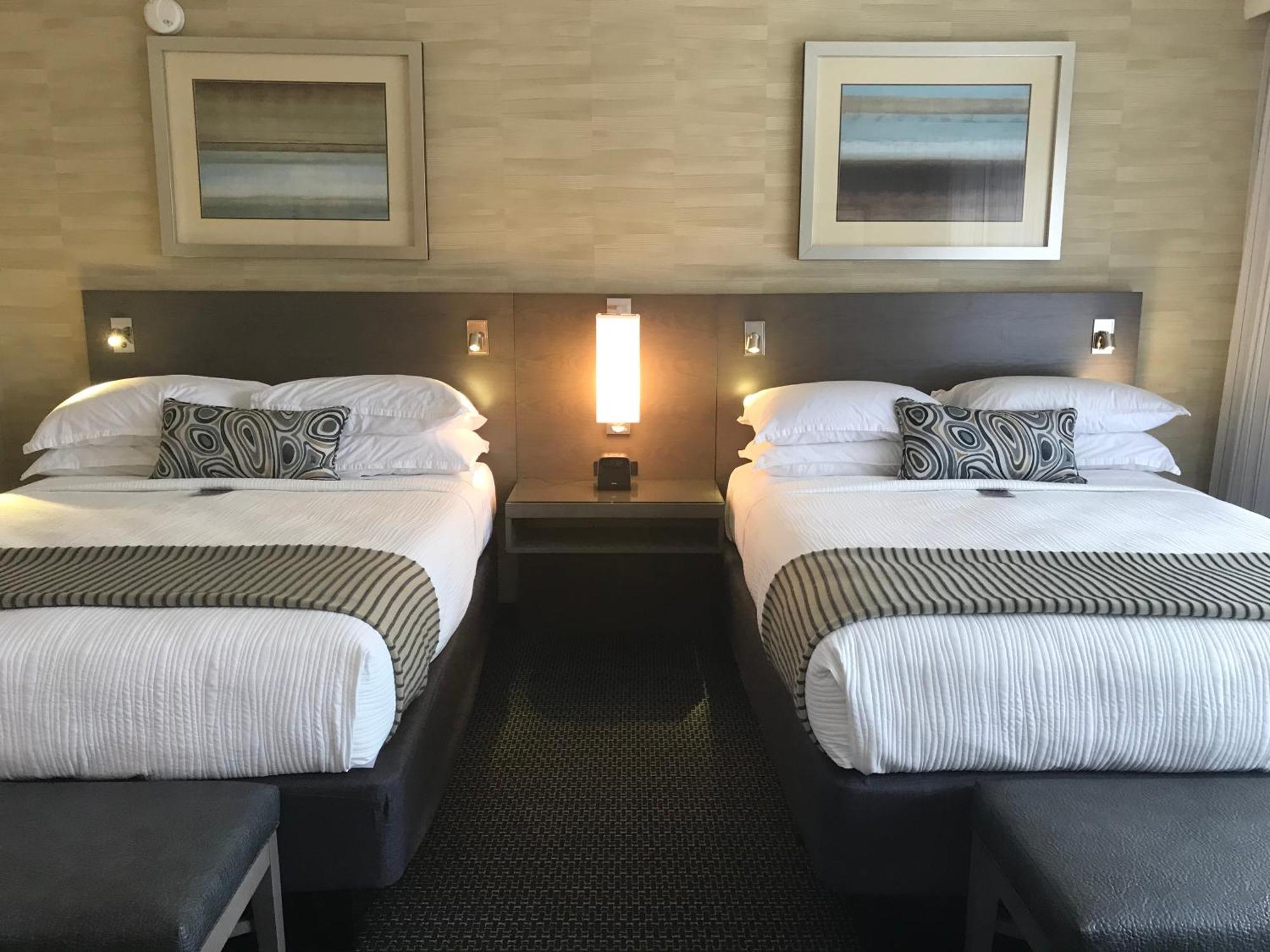 Queen Room Two Queen Beds Garden View