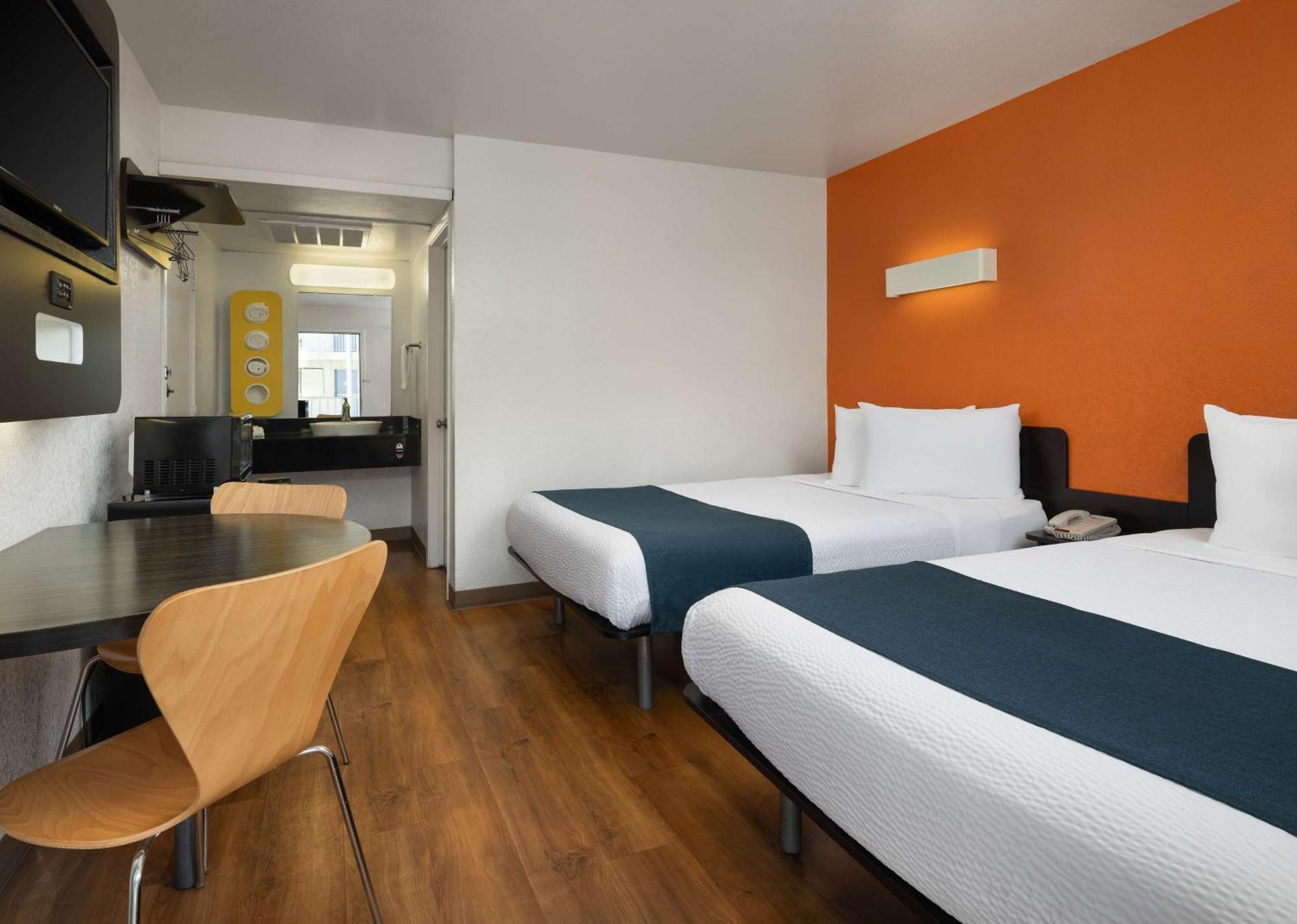 Double Room Two Beds Micro Fridge