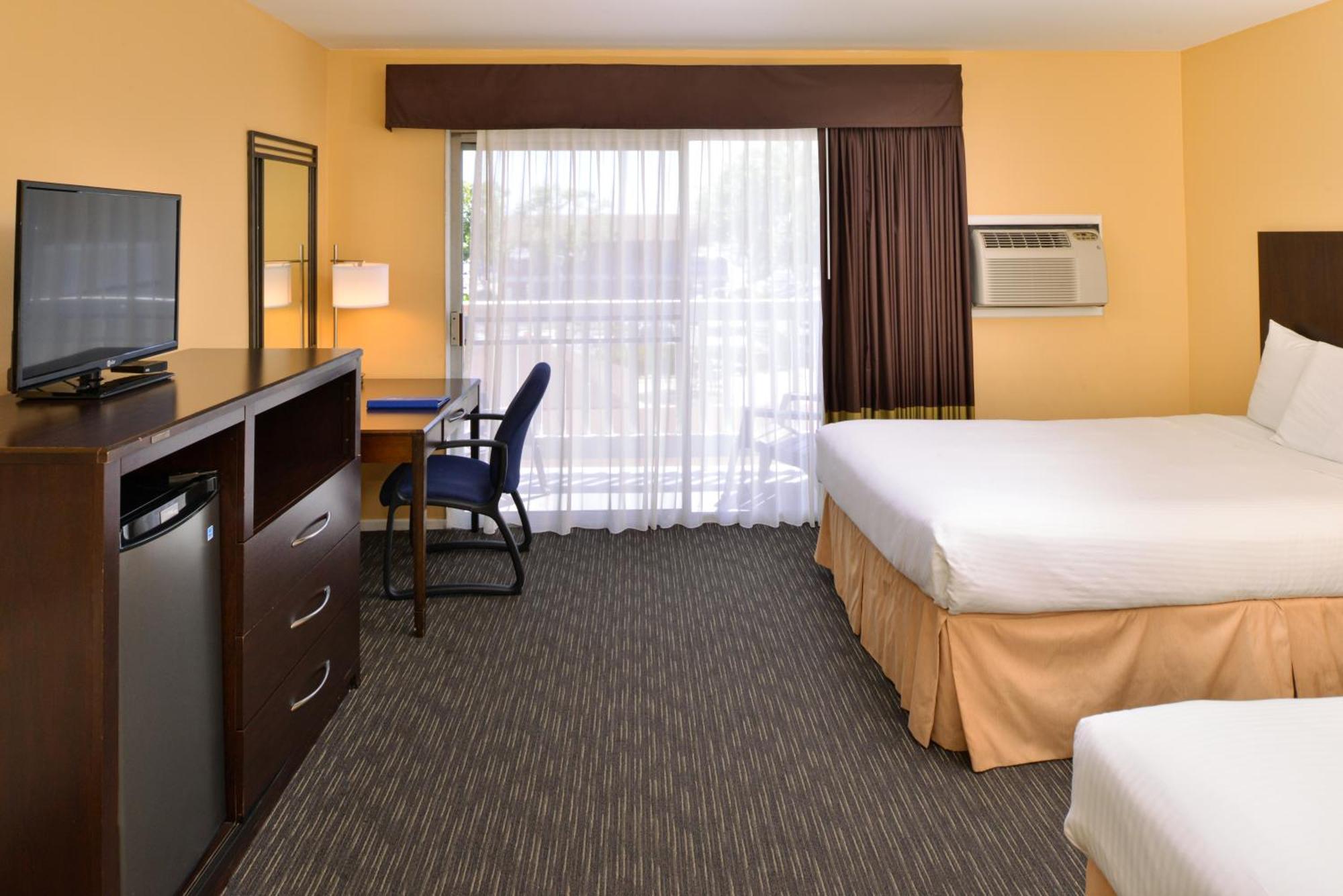 Standard Queen Room Two Queen Beds