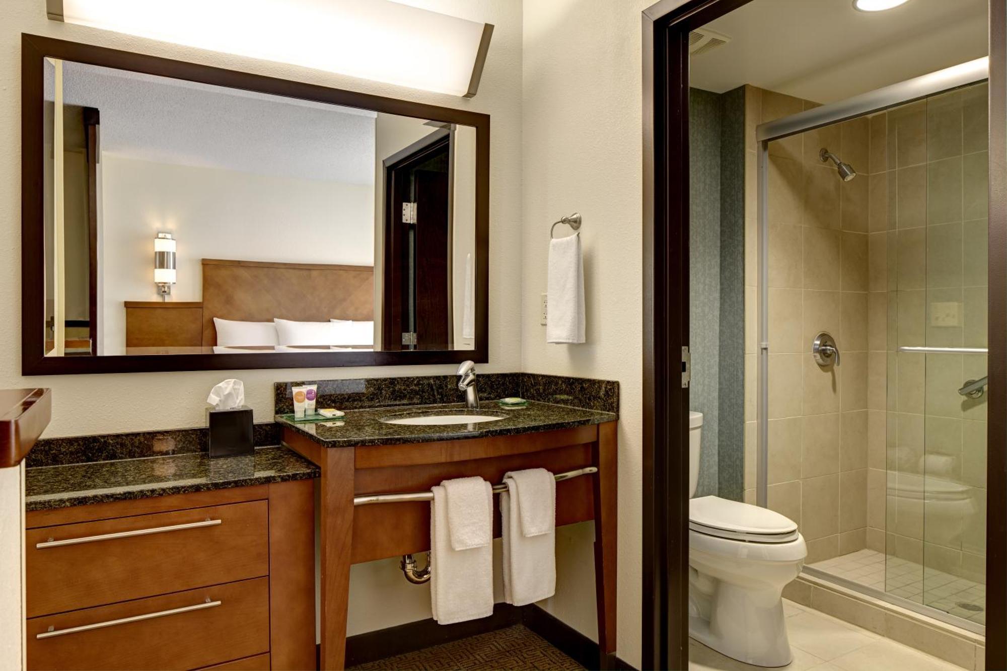 Queen Room with Two Queen Beds and Sofa Bed - High Floor
