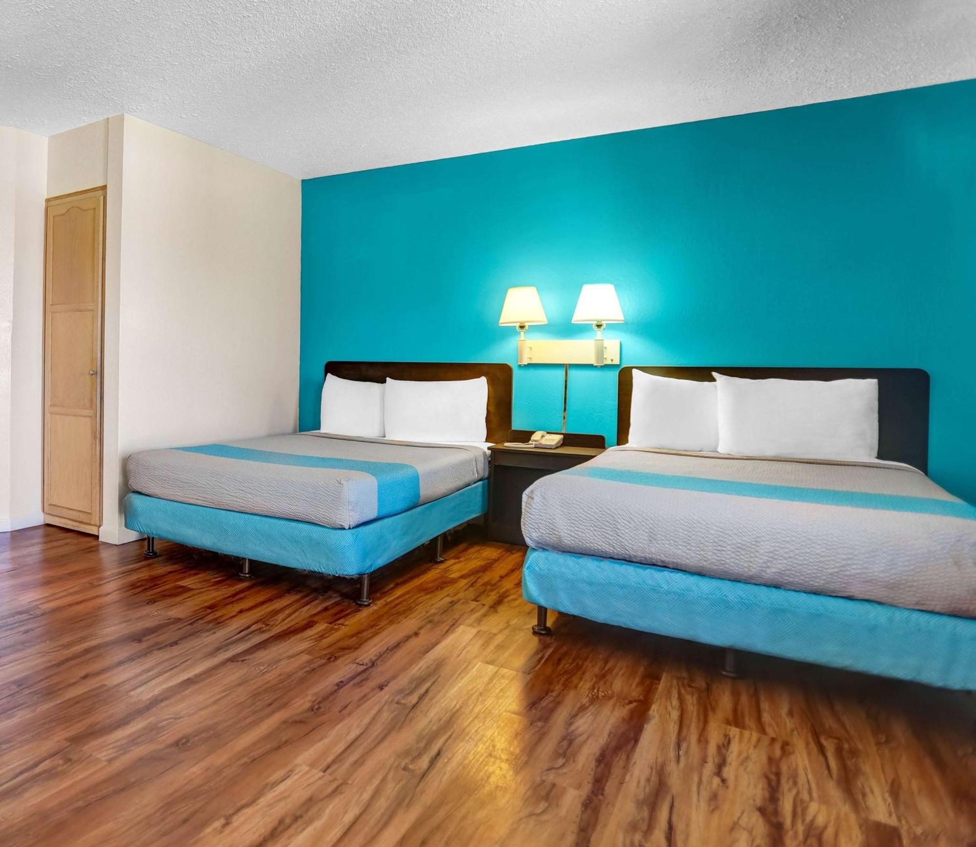 Quadruple Room - Disability Access - Roll in Shower