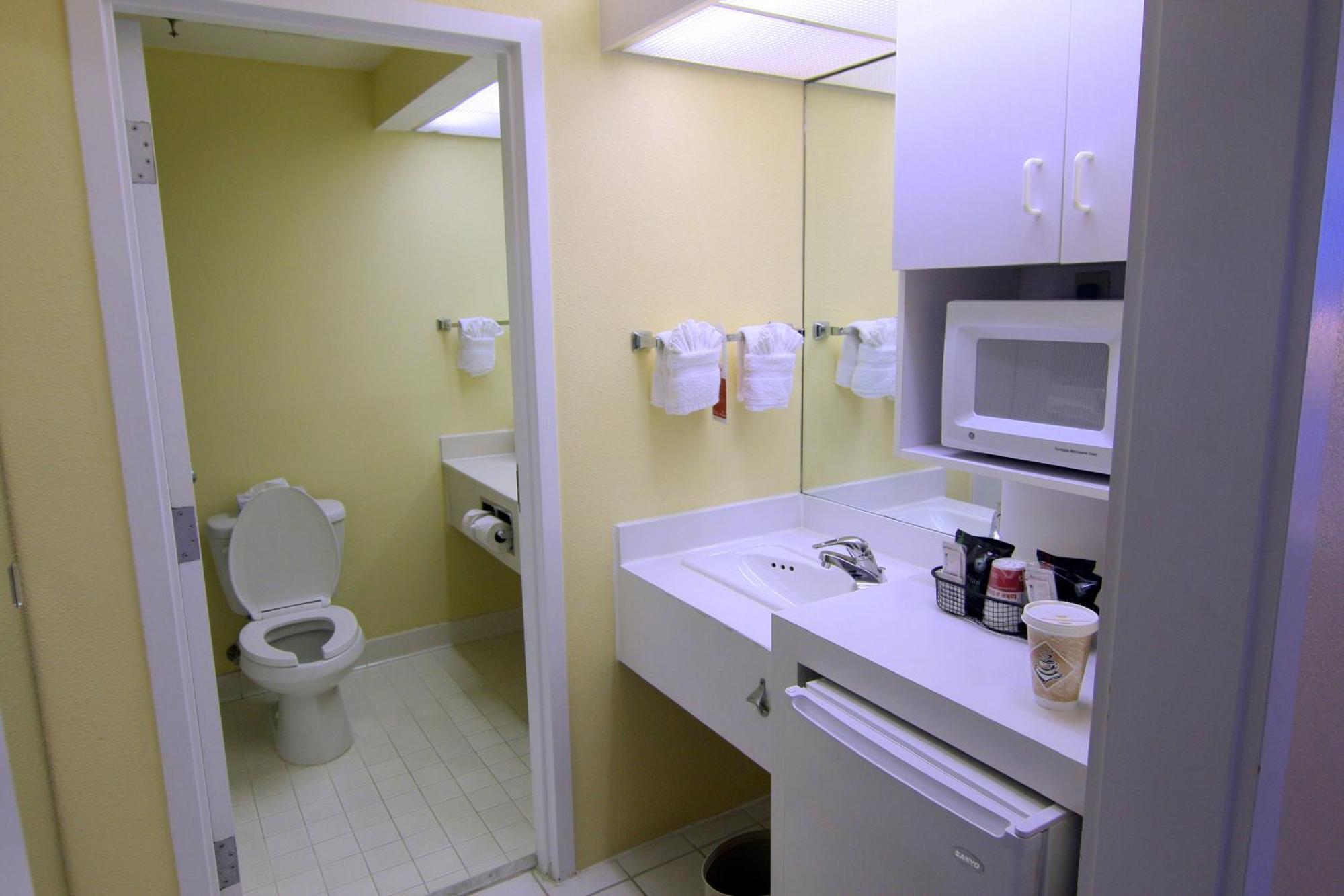 Deluxe King Tower Suite with Sofa Bed,1545715621:JPEG