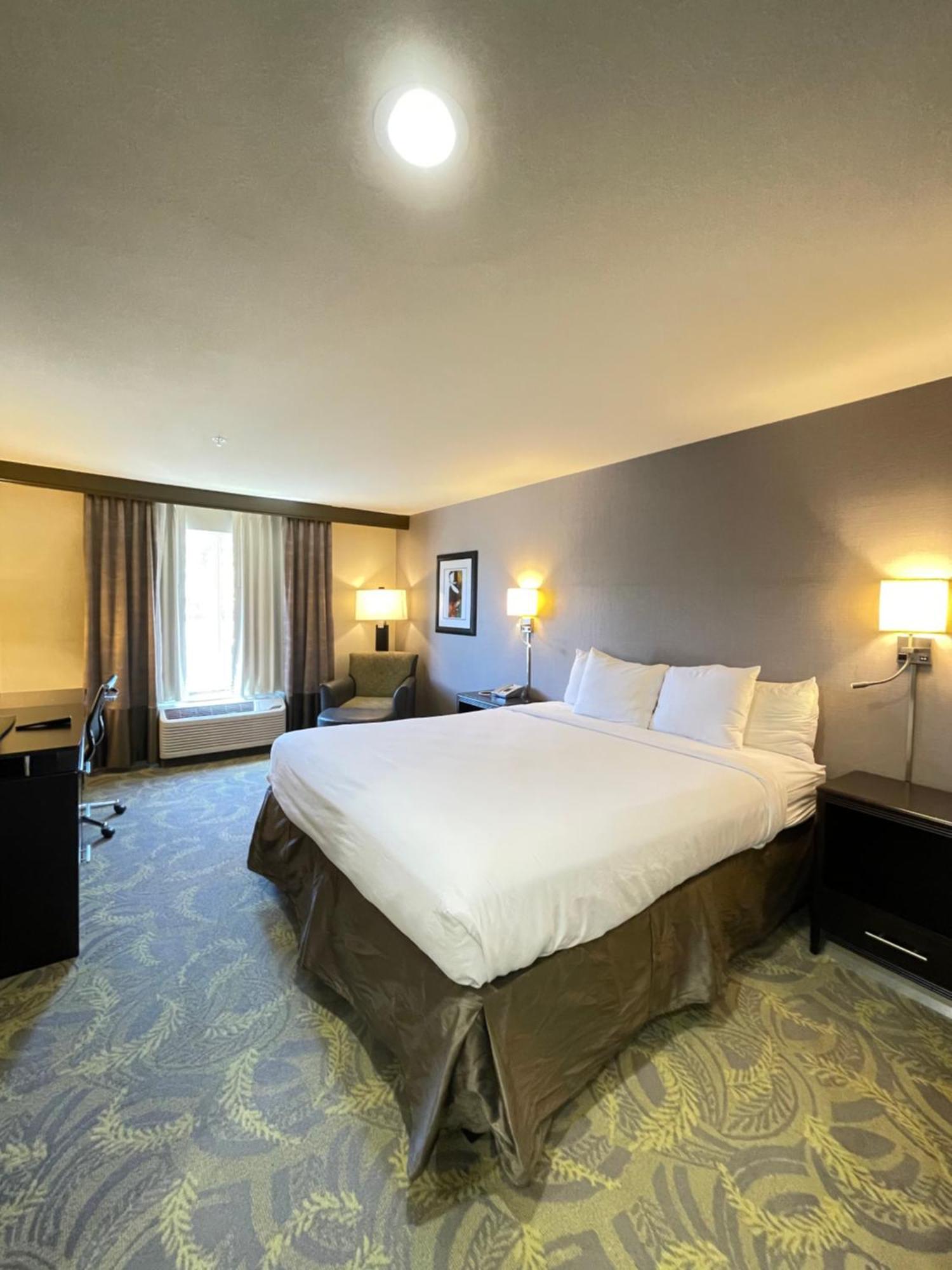 Standard King Room