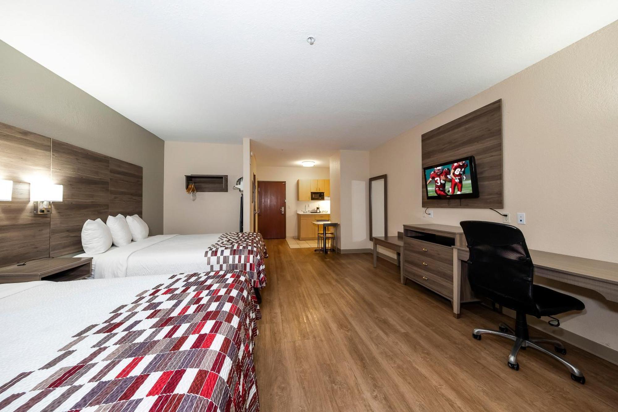 Deluxe Queen Room Two Queen Beds Kitchenette Non-Smoking
