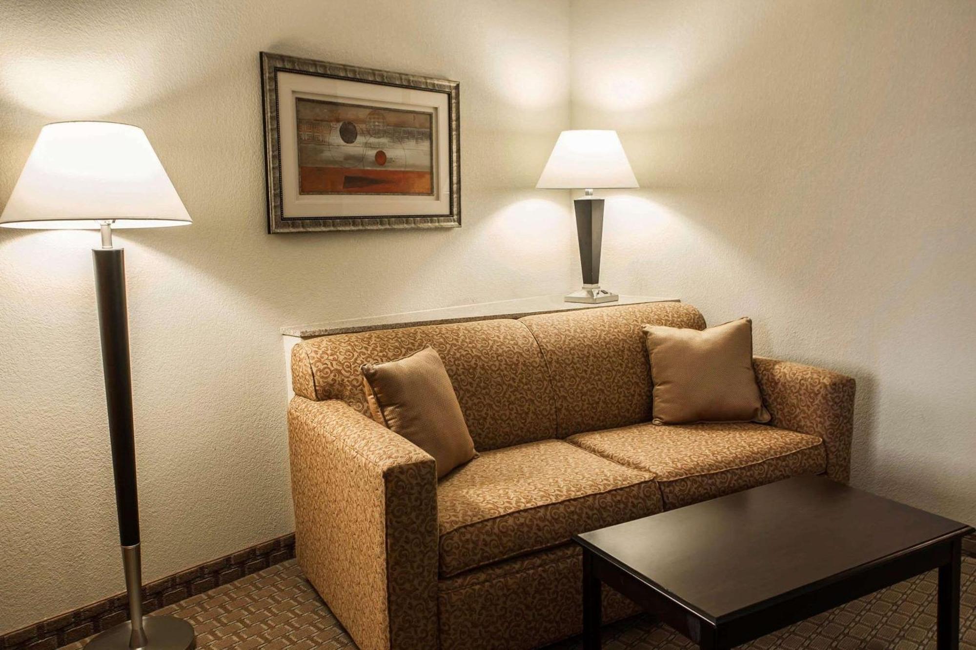 King Suite Non-Smoking