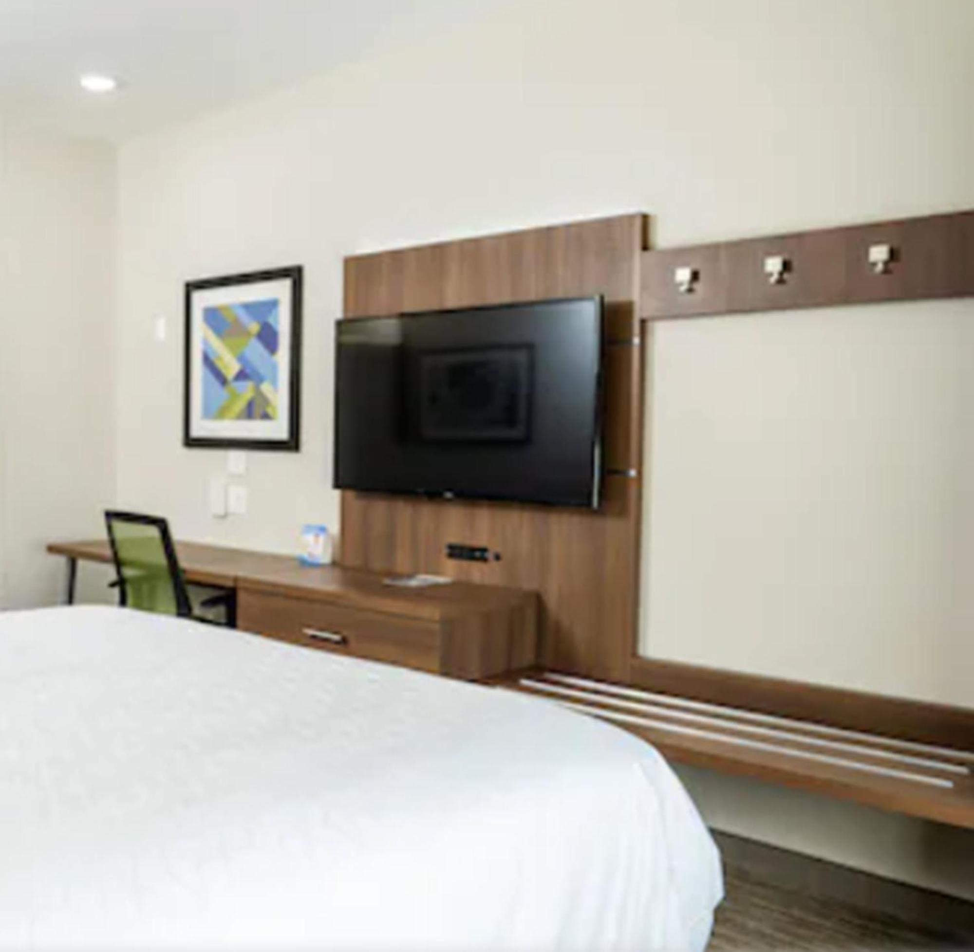 Standard Room Two Queen Beds