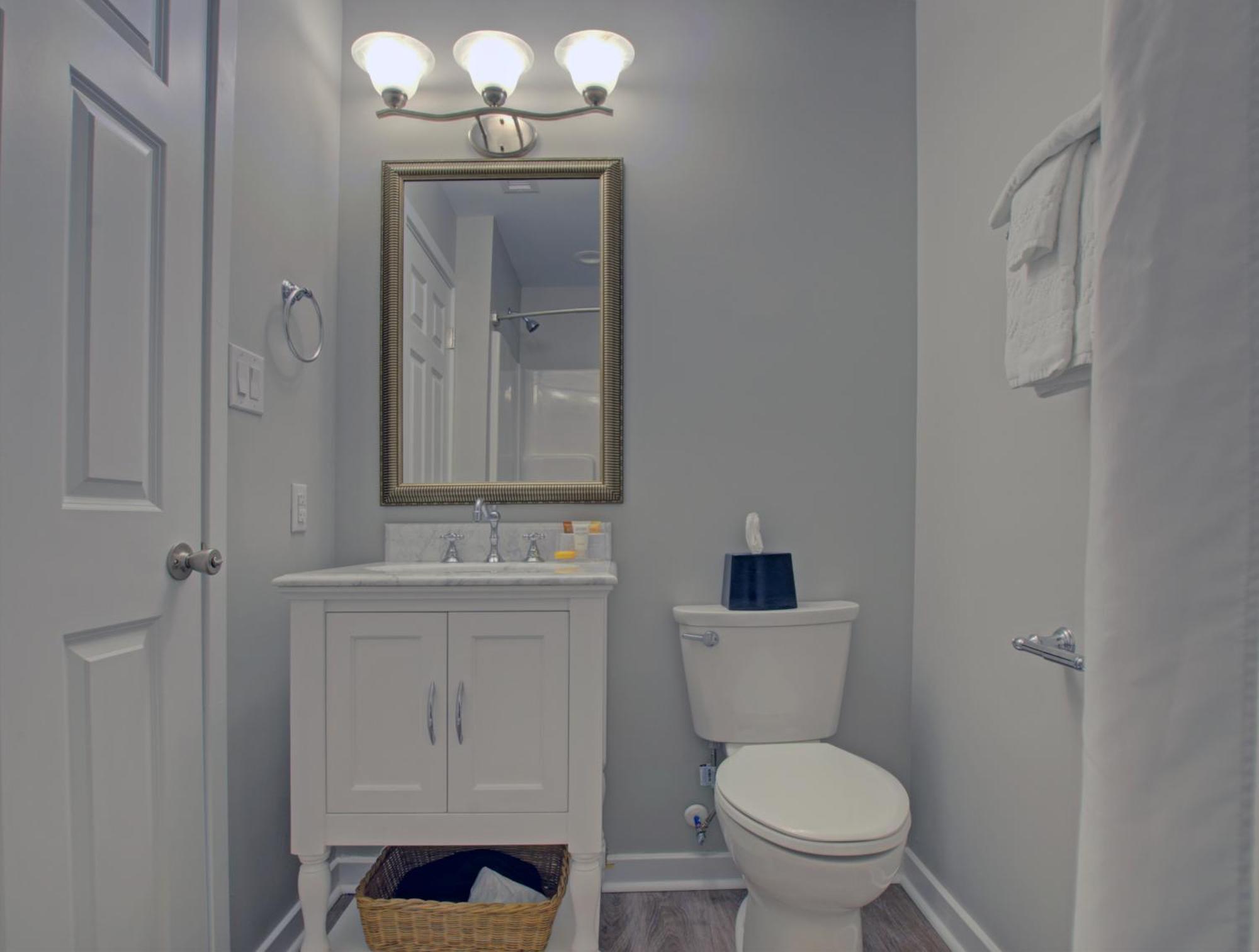 One-Bedroom King Suite - Non-Smoking