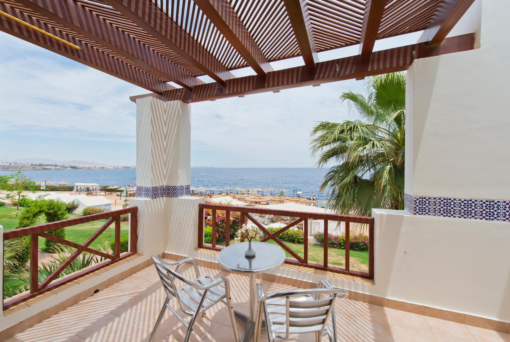 Standard Front Sea View