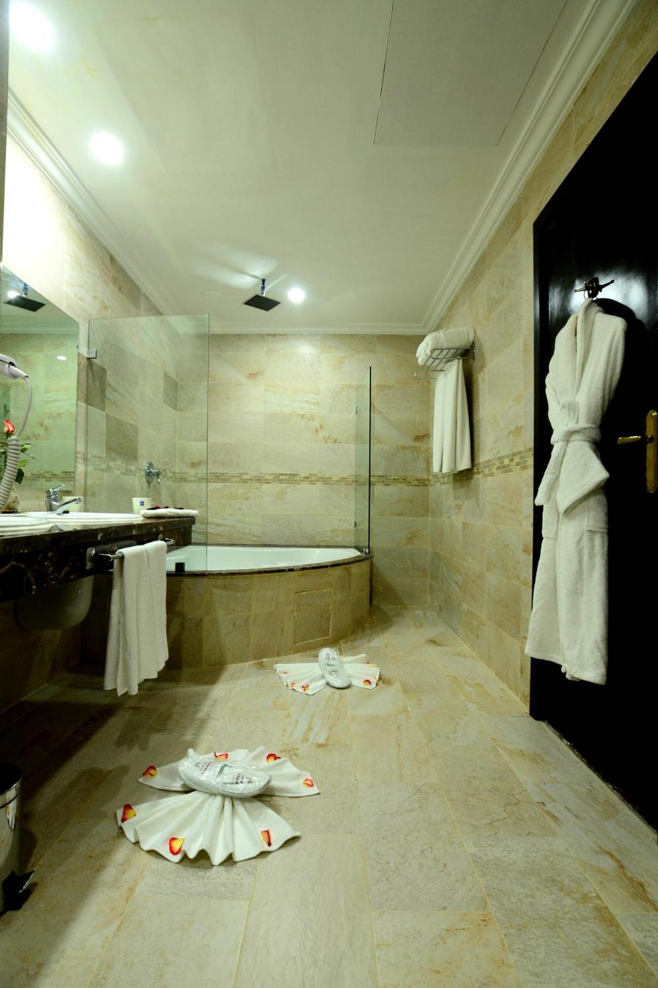 Senior Suite