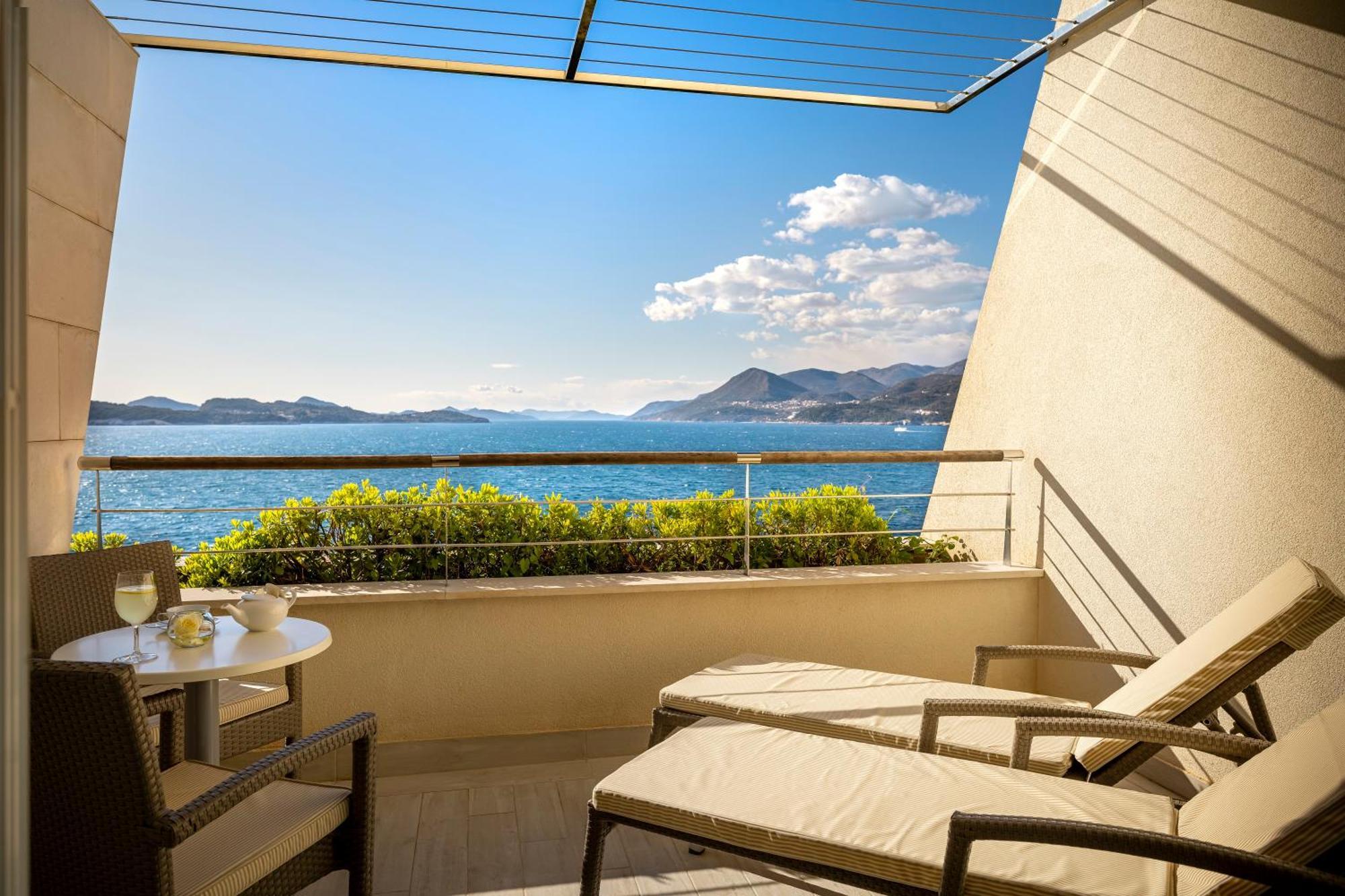 Room for 2+2 Seaview