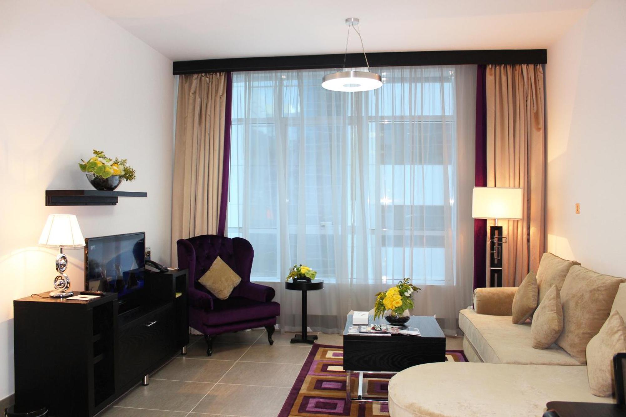 Deluxe Queen One Bedroom Apartment