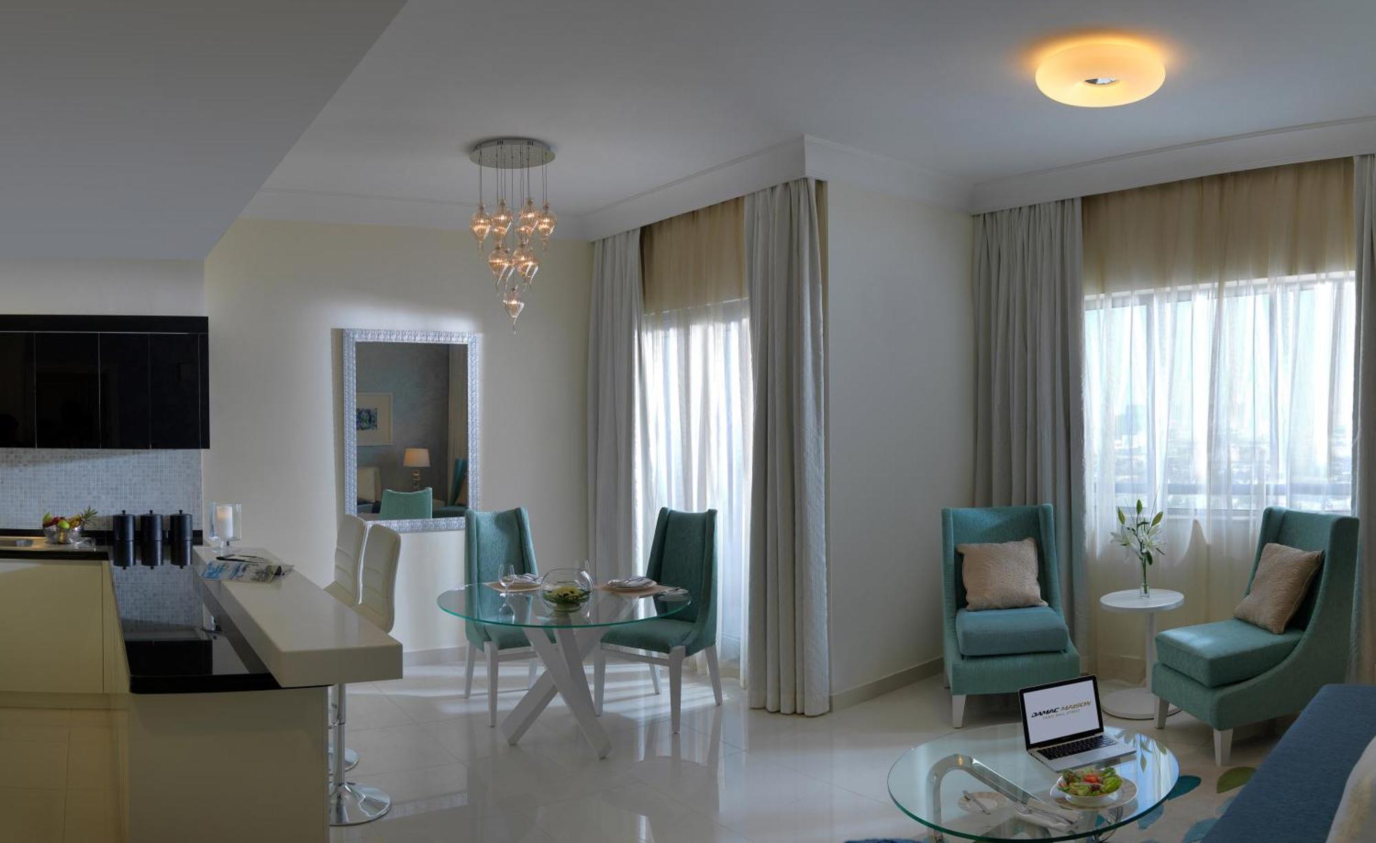 One Bedroom City View King kitchenette Private Balcony