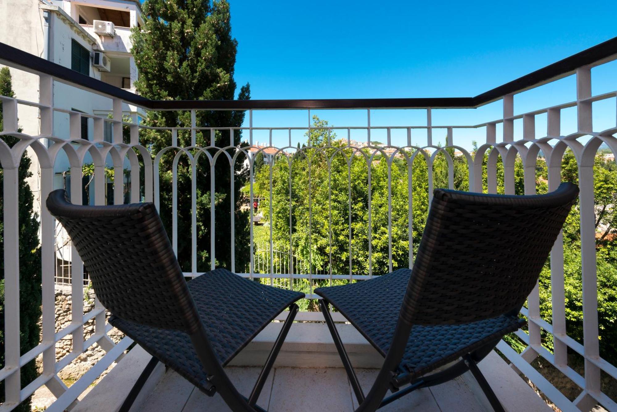 Classic Double or Twin Room Balcony