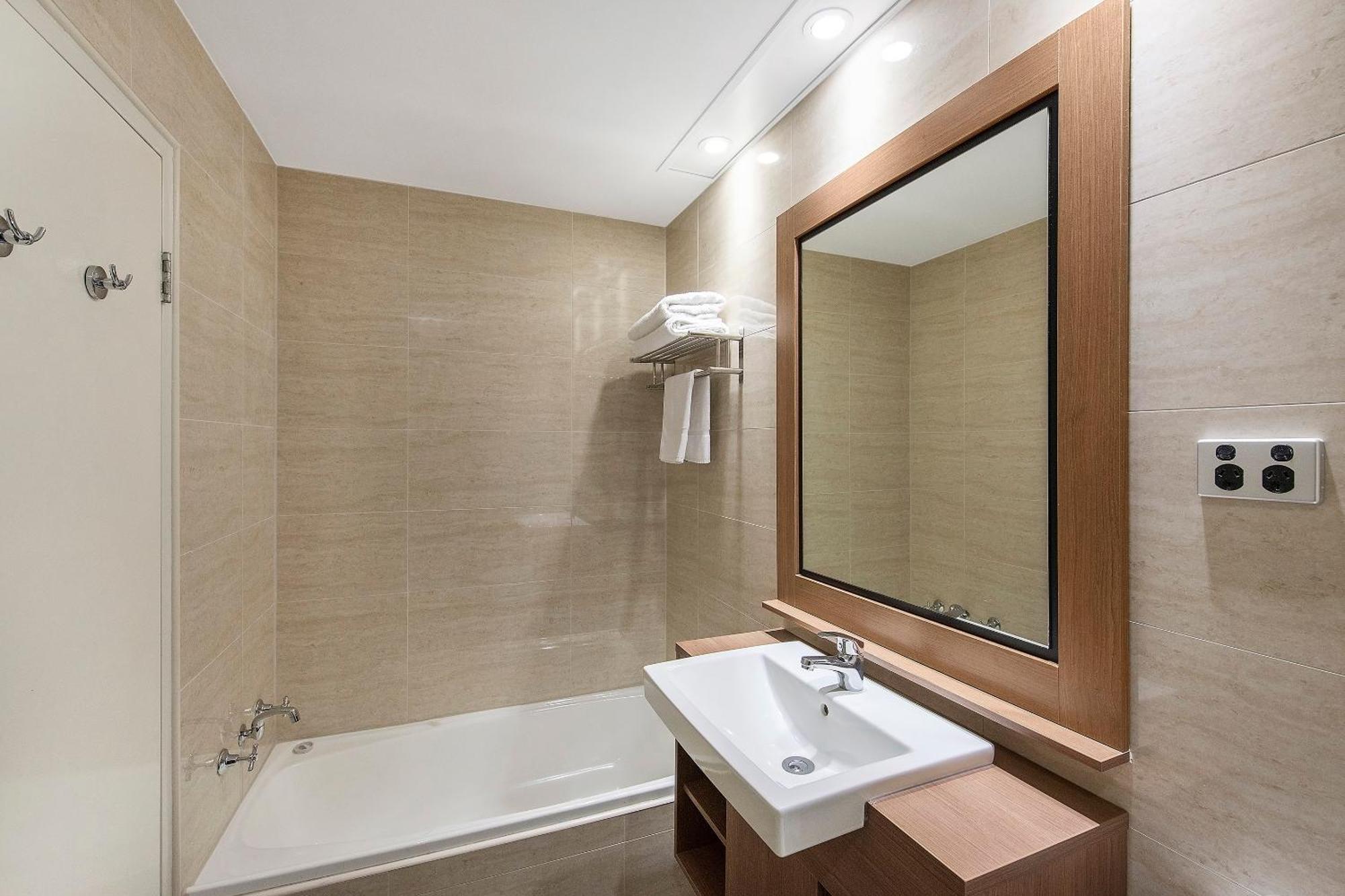 Premium Queen Room