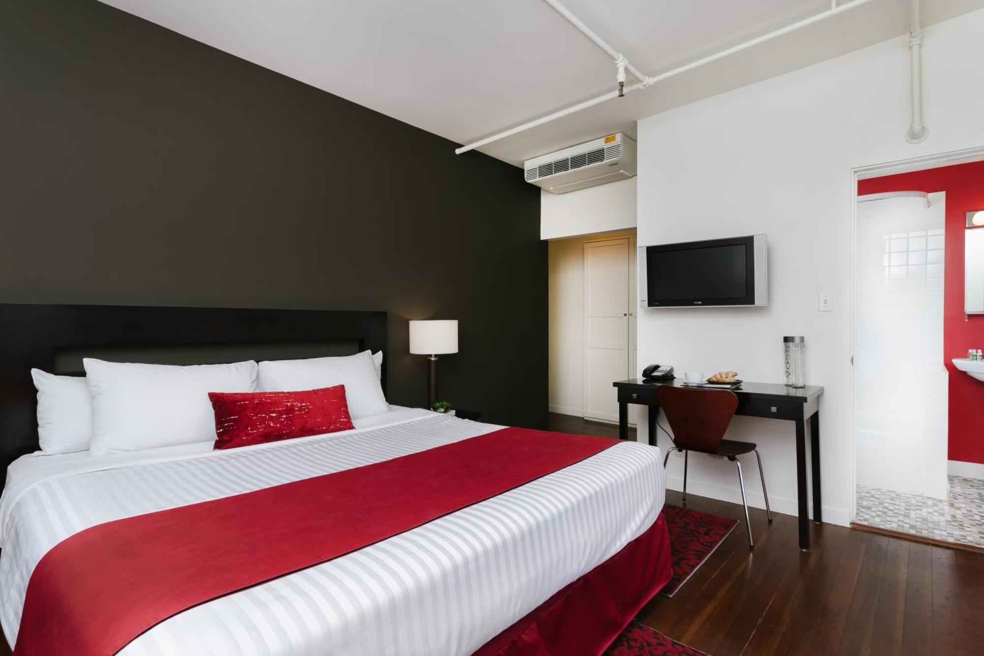 Standard Room 1 King Bed