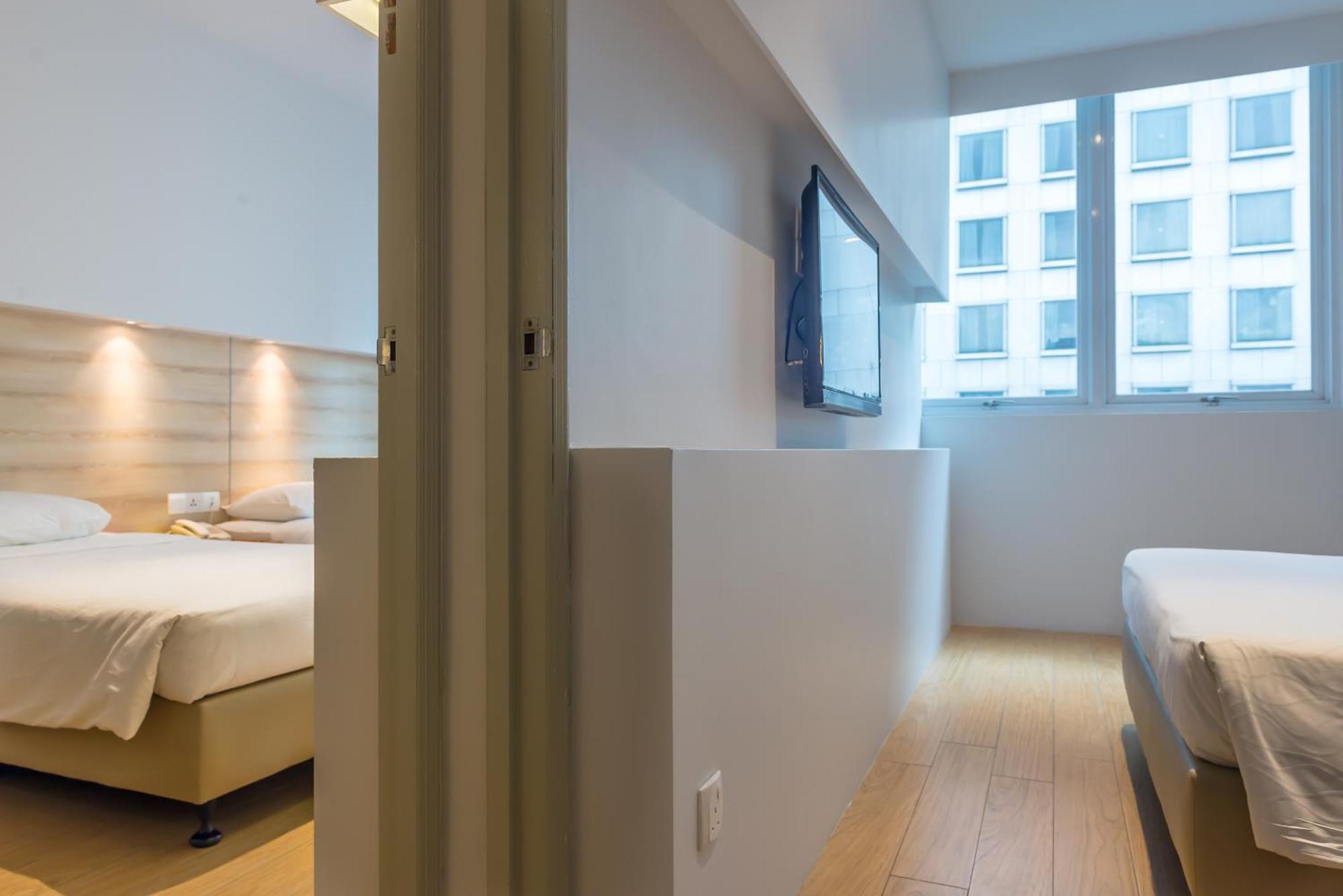 Deluxe Connecting Room