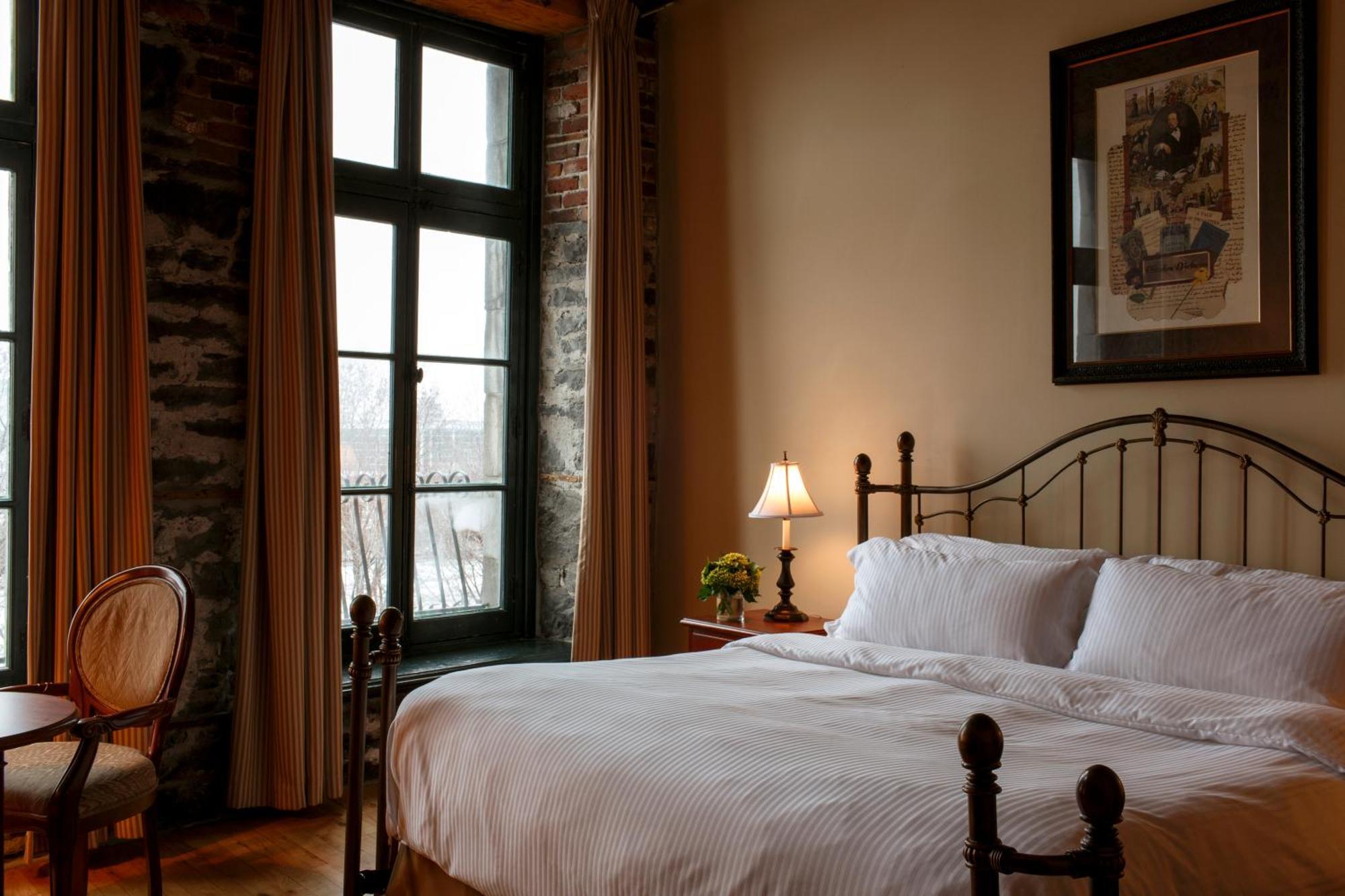 Premier King Room St Paul Street View
