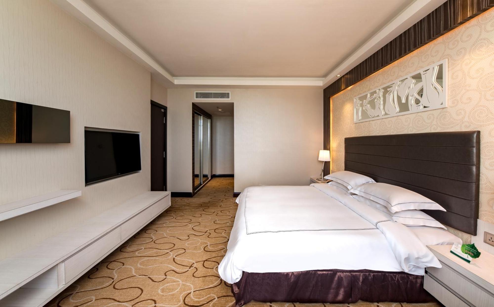 Junior Suite Partial Sea View