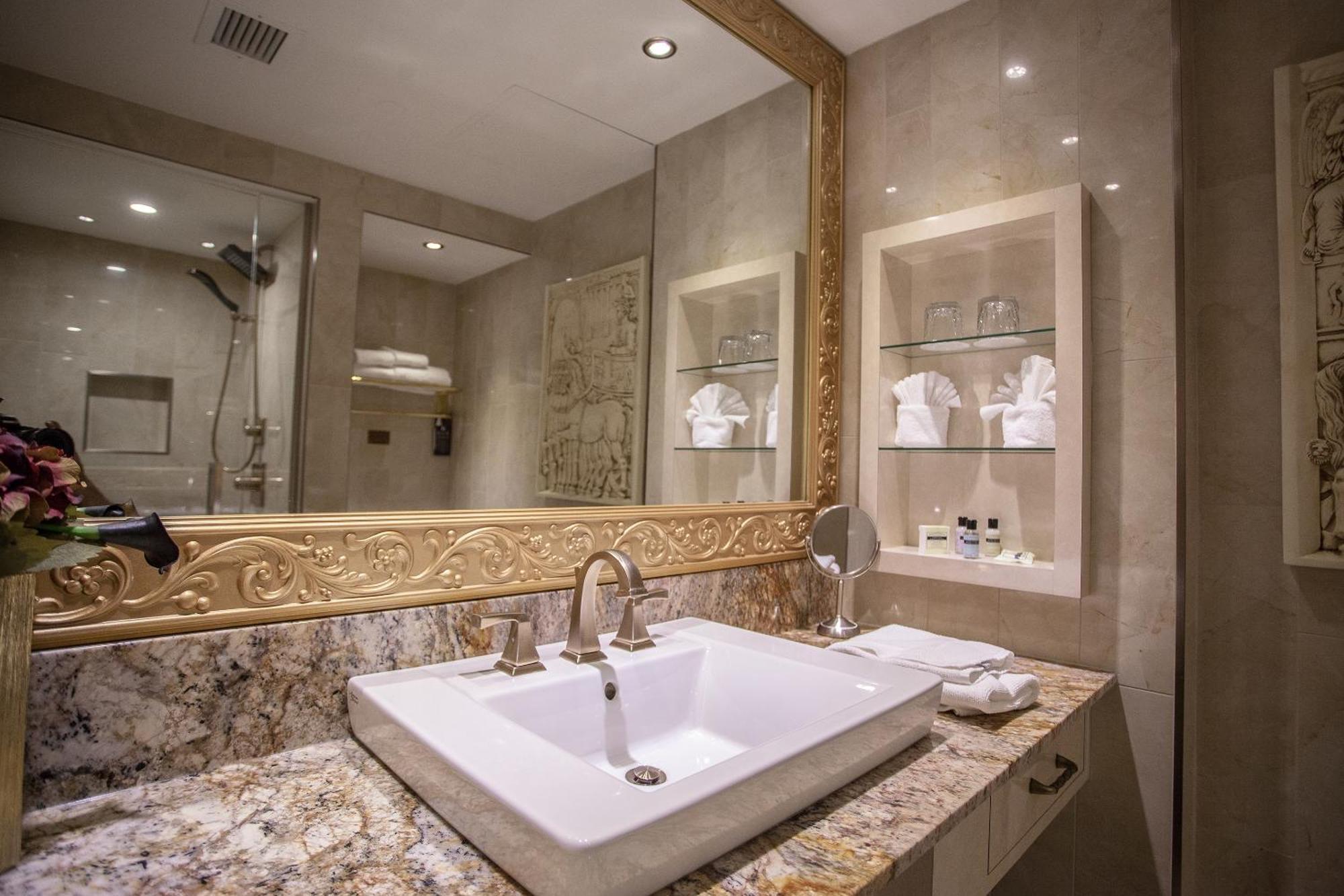 Roman Theme Room