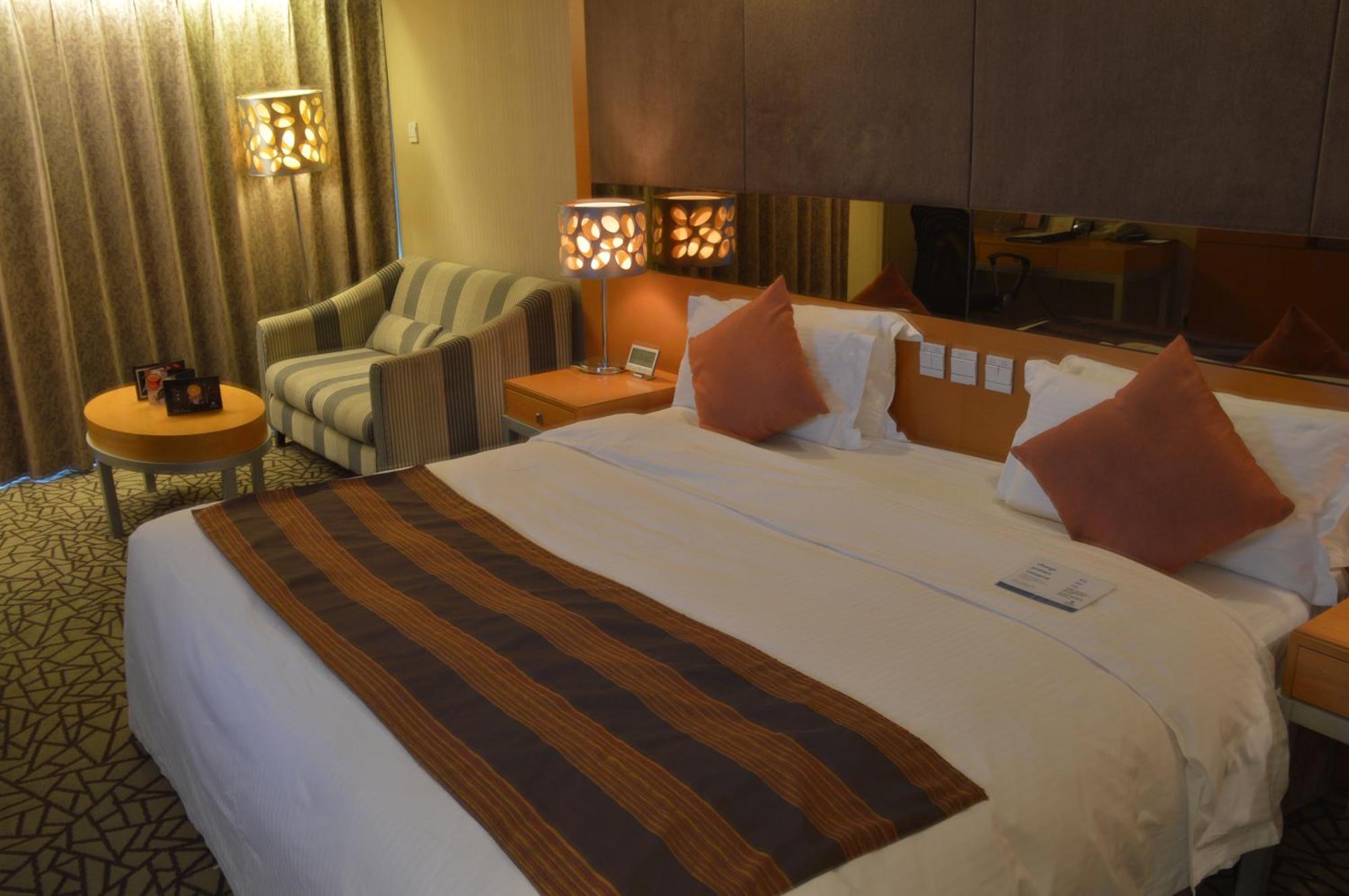 Deluxe Double or Twin RoomOnly 'Four Seasons' 'Cafe 25'