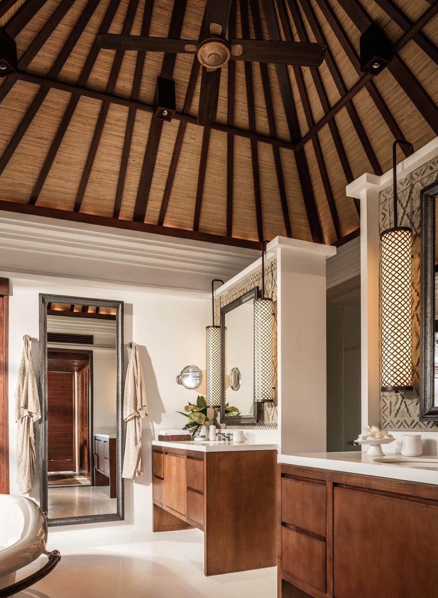 Deluxe King Villa