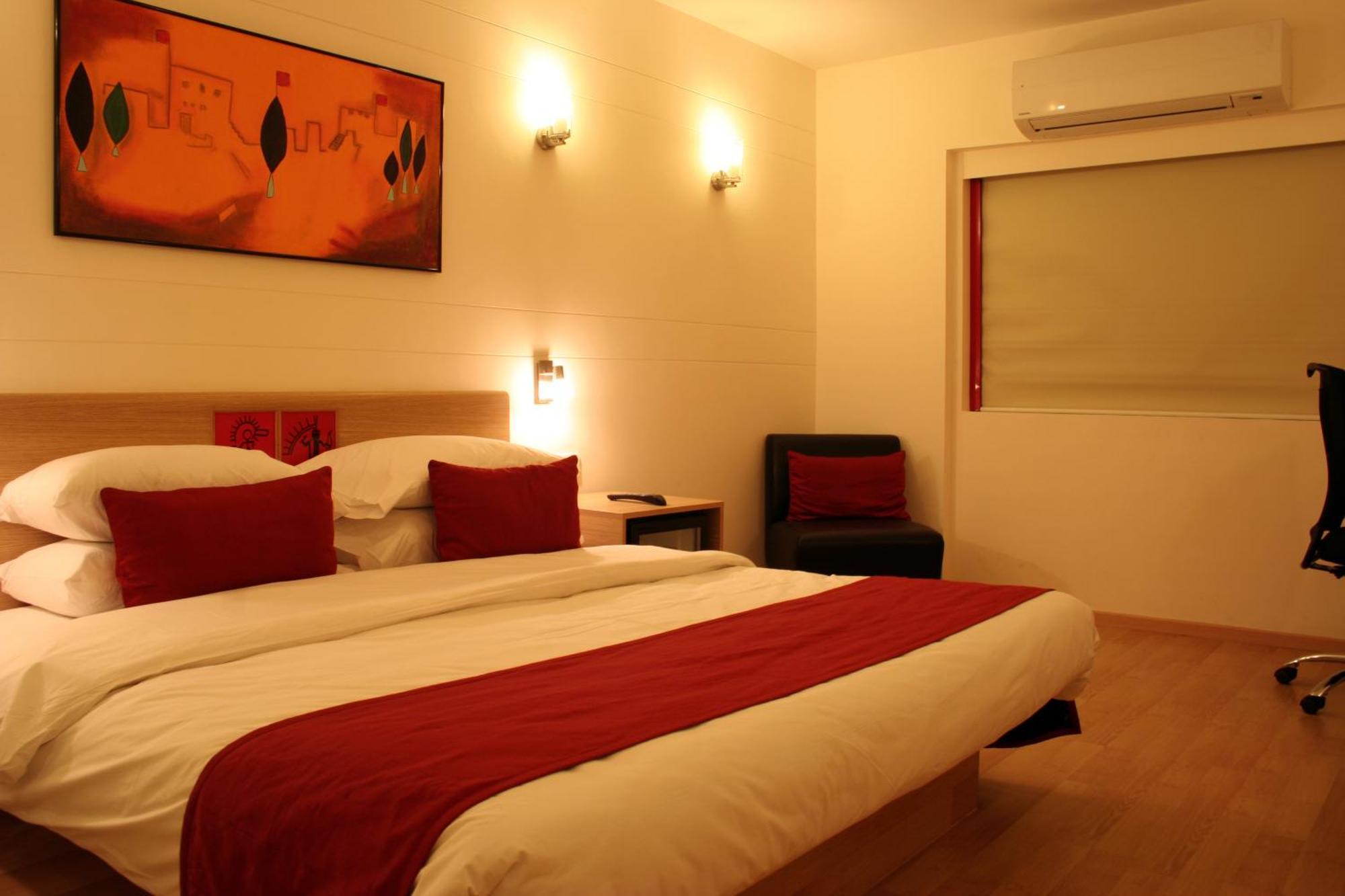 Double or Twin Room Complimentary Hi-Tea on Laundry serviceLate Check-Out upto 2 hours subject to availability Early Check upto 2 hours subject to availability