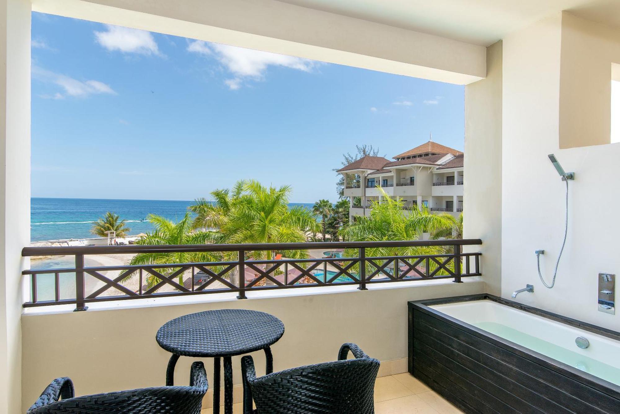 Preferred Club Junior Suite Ocean View King
