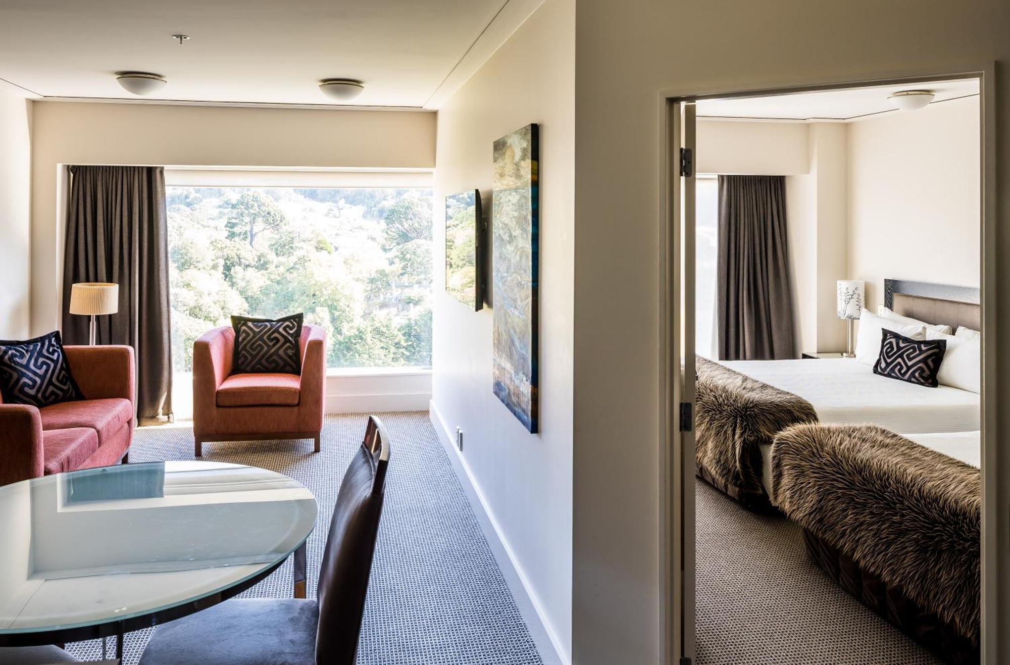 Premier One-Bedroom Twin Suite