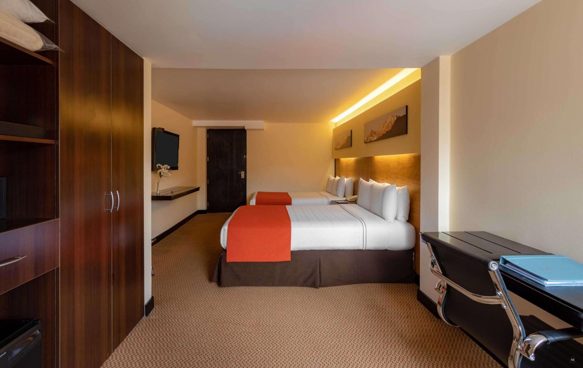 Standard Twin Room Two Double Bed