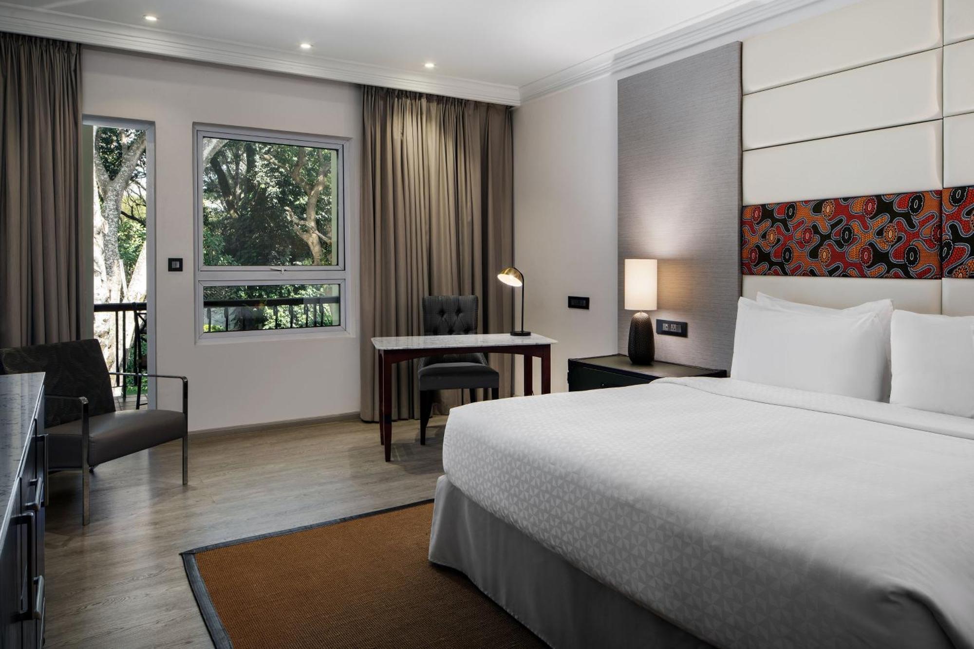 Premium Deluxe King Room Balcony Garden View