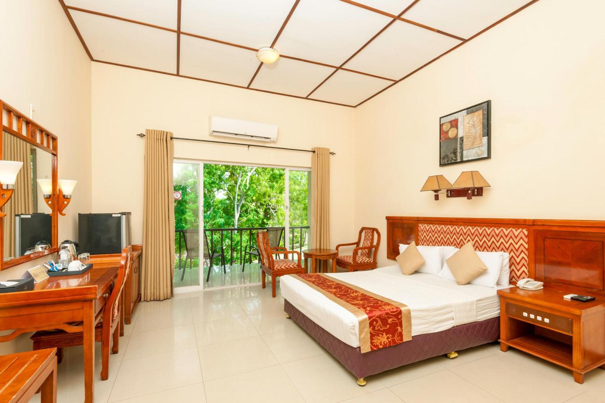 Deluxe Double or Twin Room