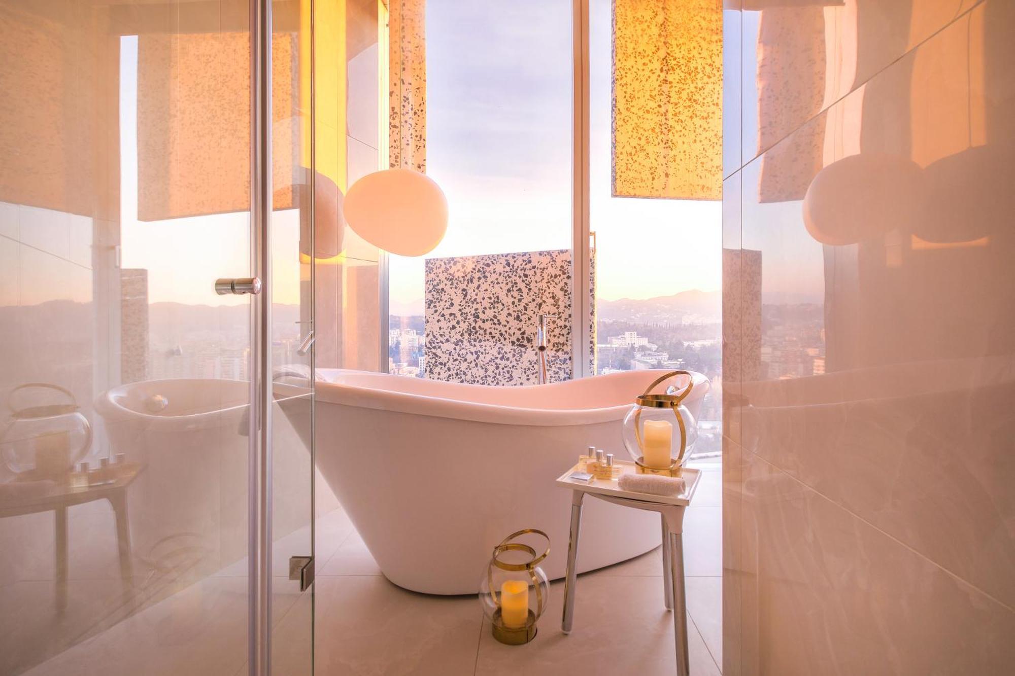 Deluxe Double Room City View