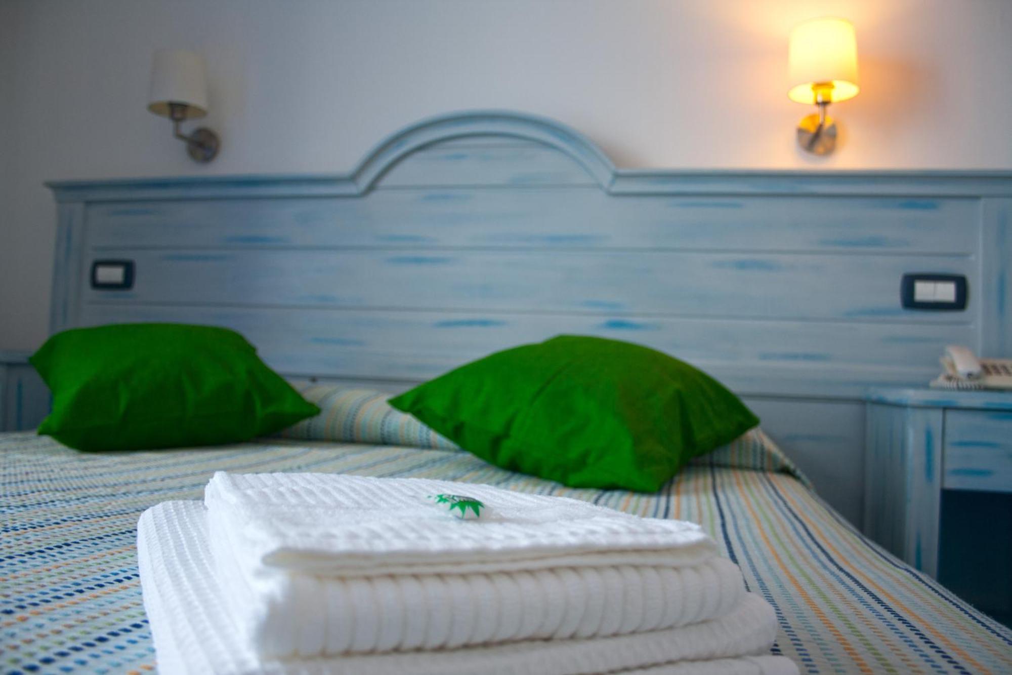Classic Double or Twin Room Sea View