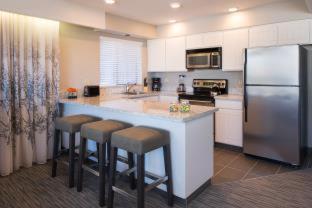 Deluxe One-Bedroom Suite