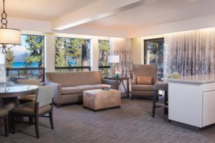Deluxe One-Bedroom Suite