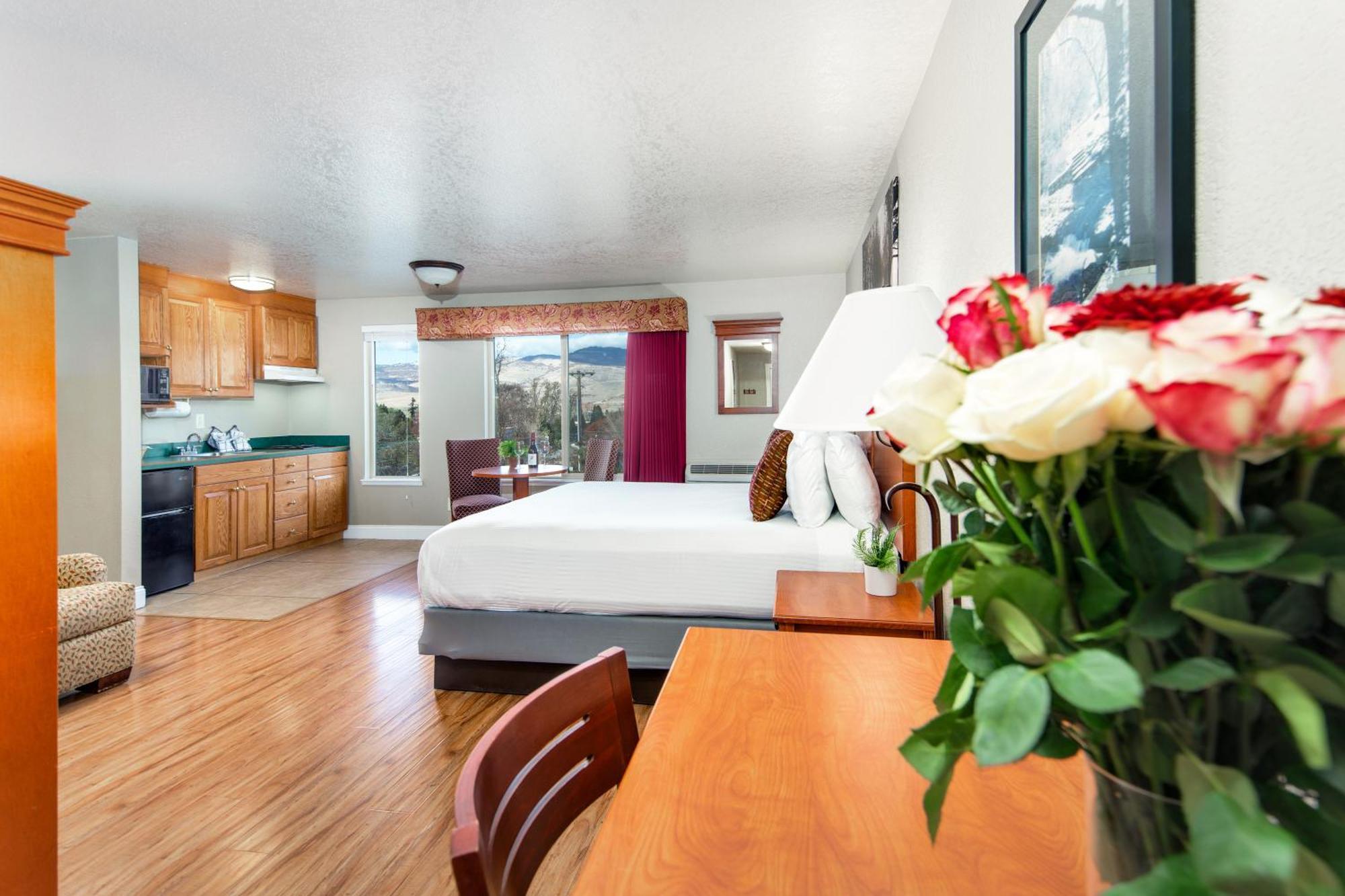 King Room Kitchenette