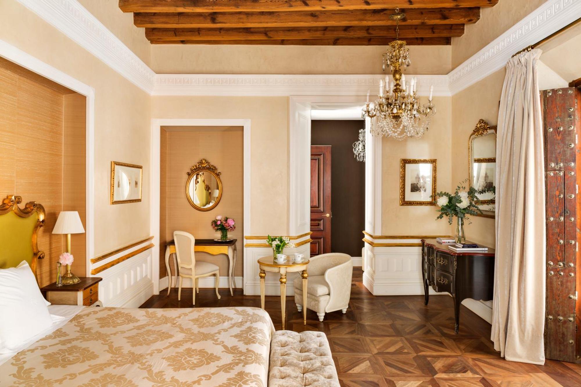 Deluxe Premium Room