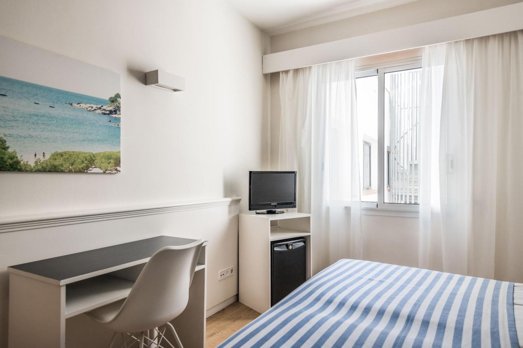Budget Double or Twin Room wth internal view