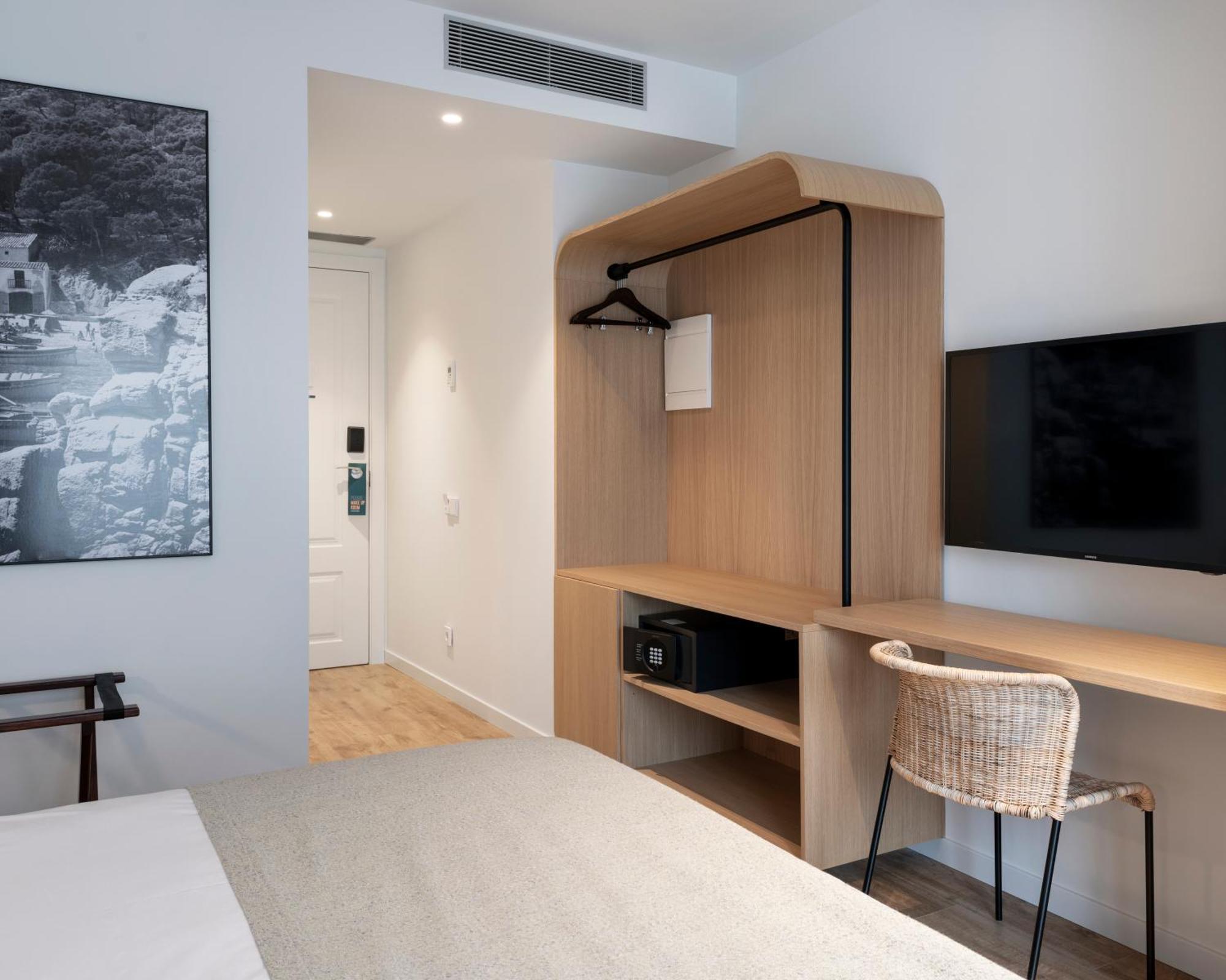 Double or Twin Room Garden View