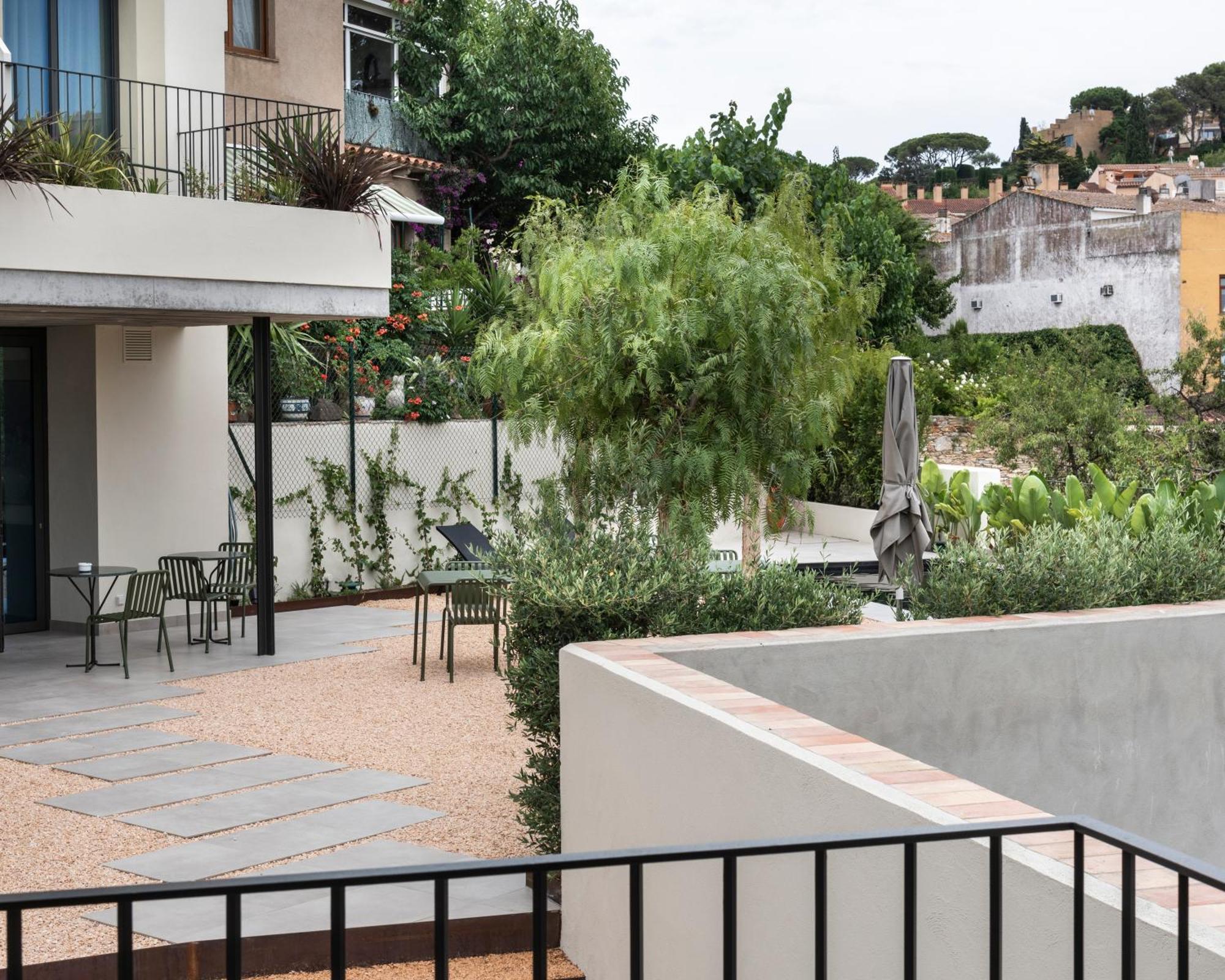 Double or Twin Room Garden View