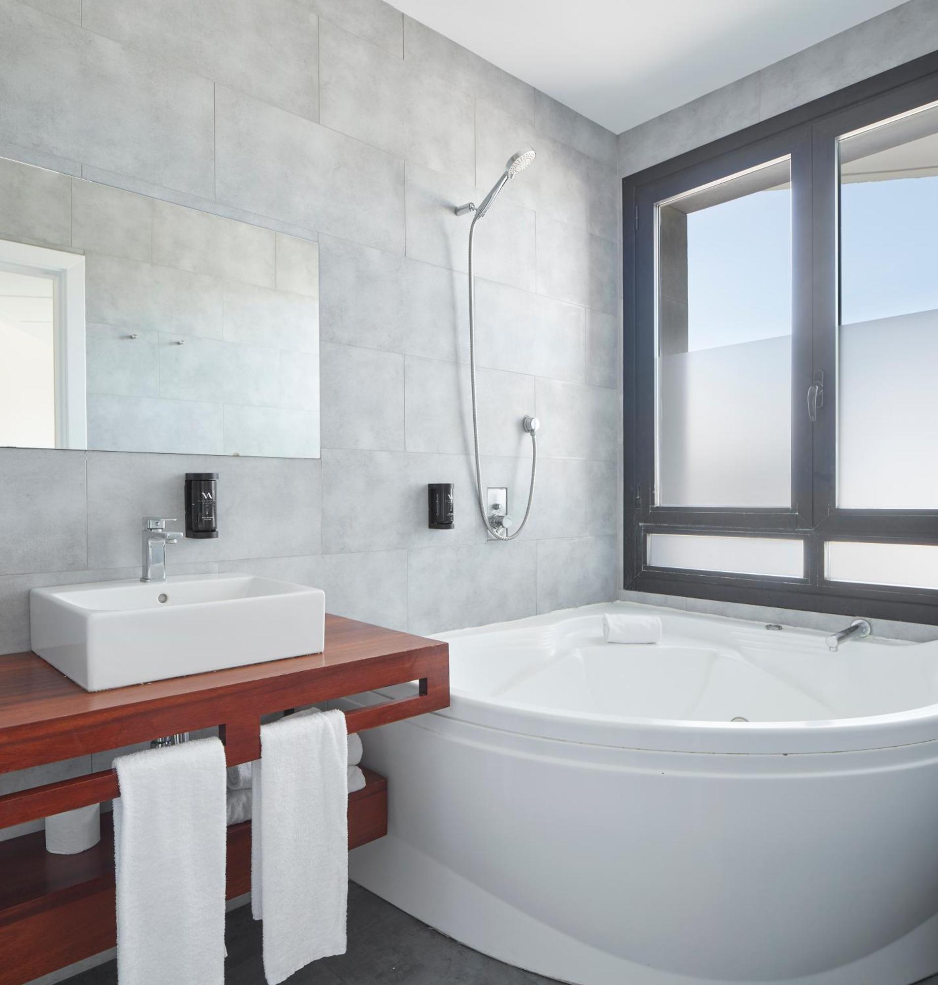 Superior Queen Room Spa Access