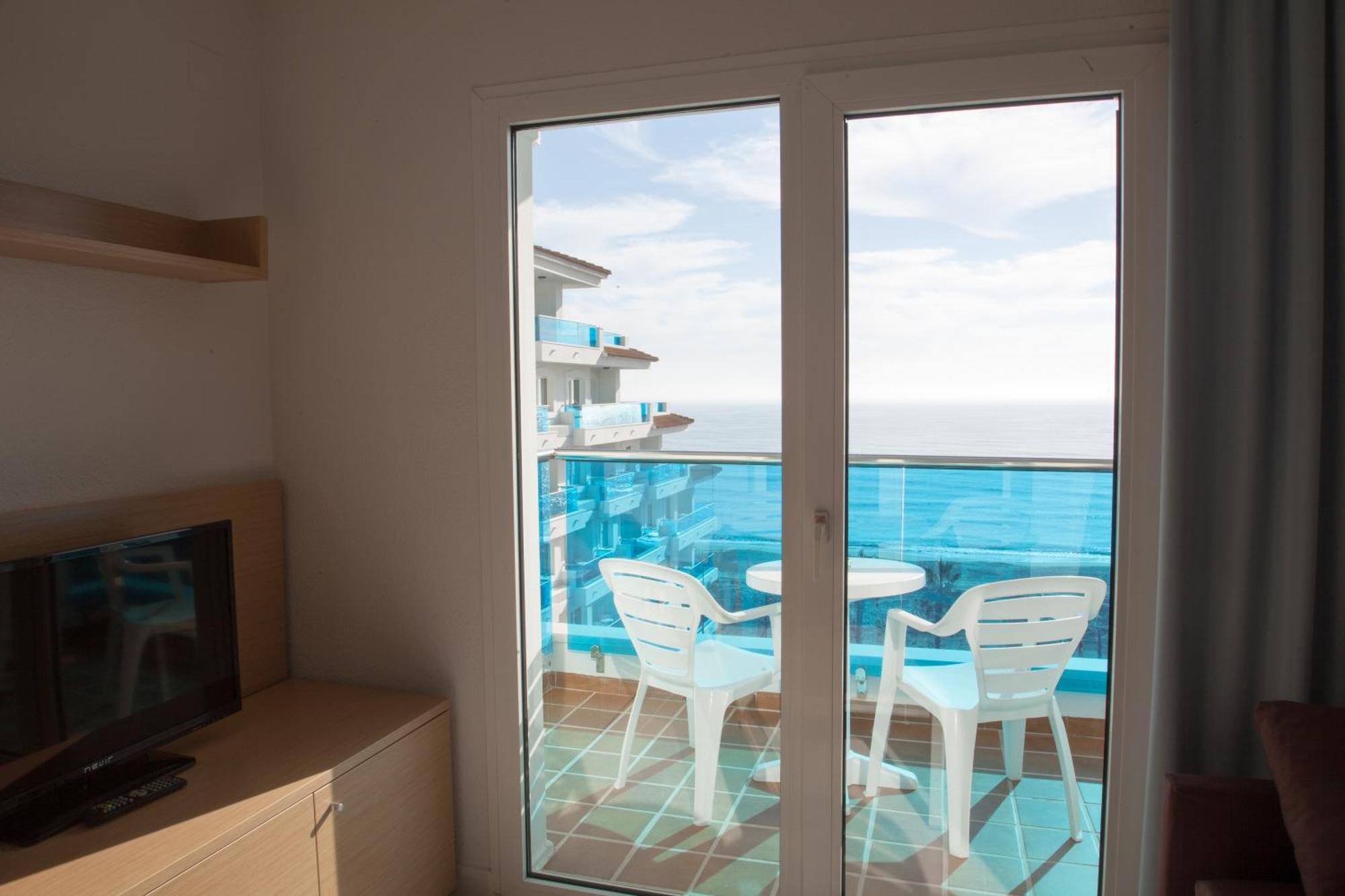 One-Bedroom Apartment Sea View