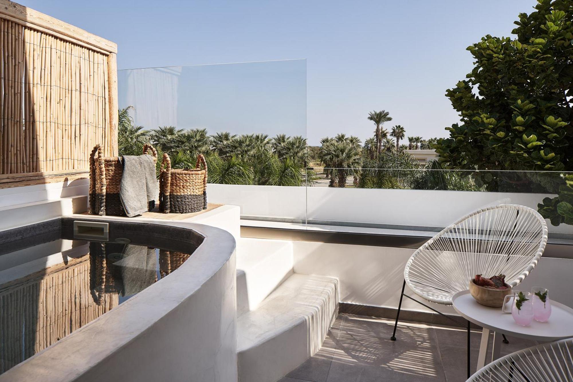 Superior Double Room Outdoor Jacuzzi