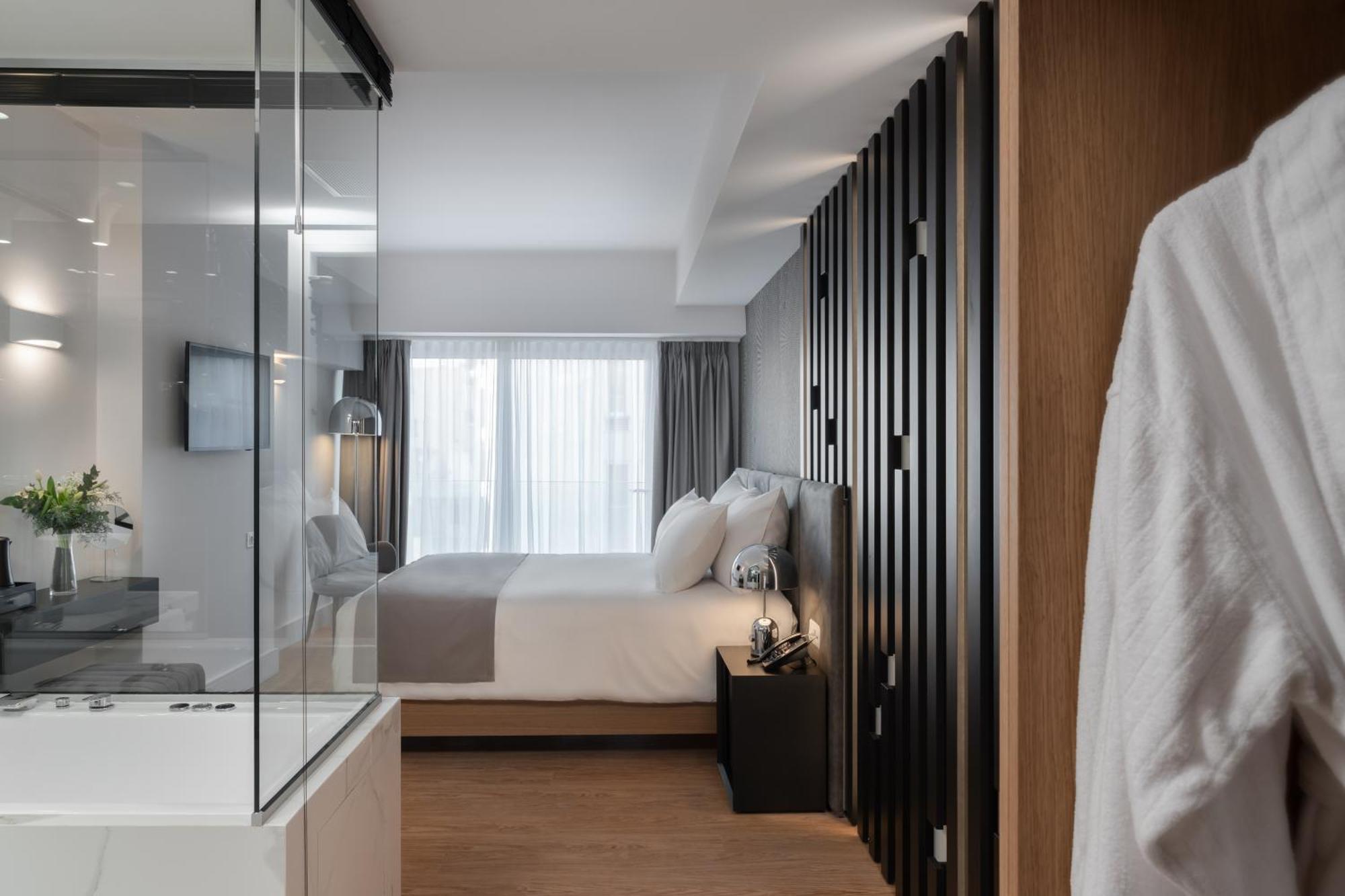 Deluxe room with Jetted Tub