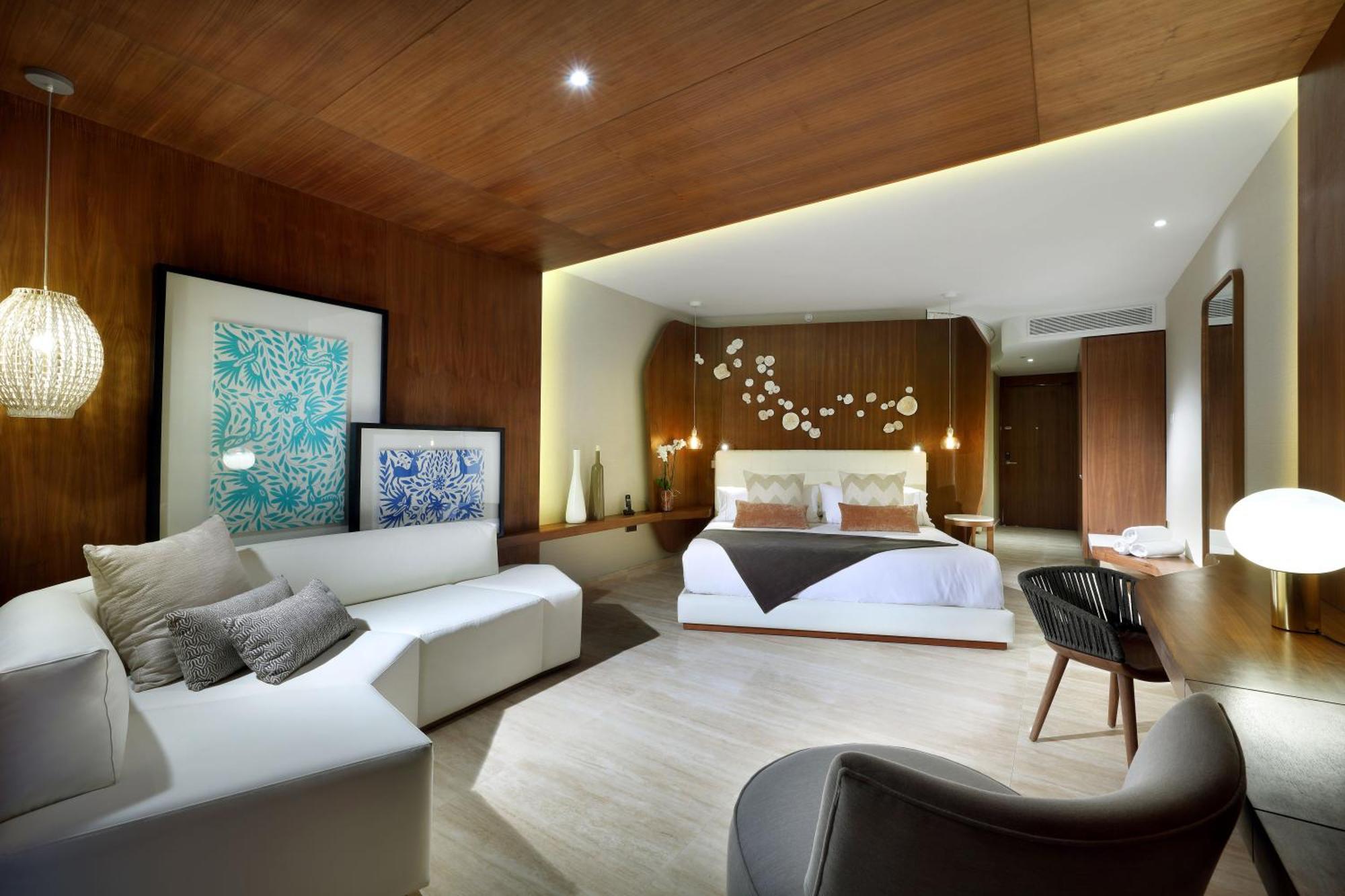 Junior Suite Swim Up