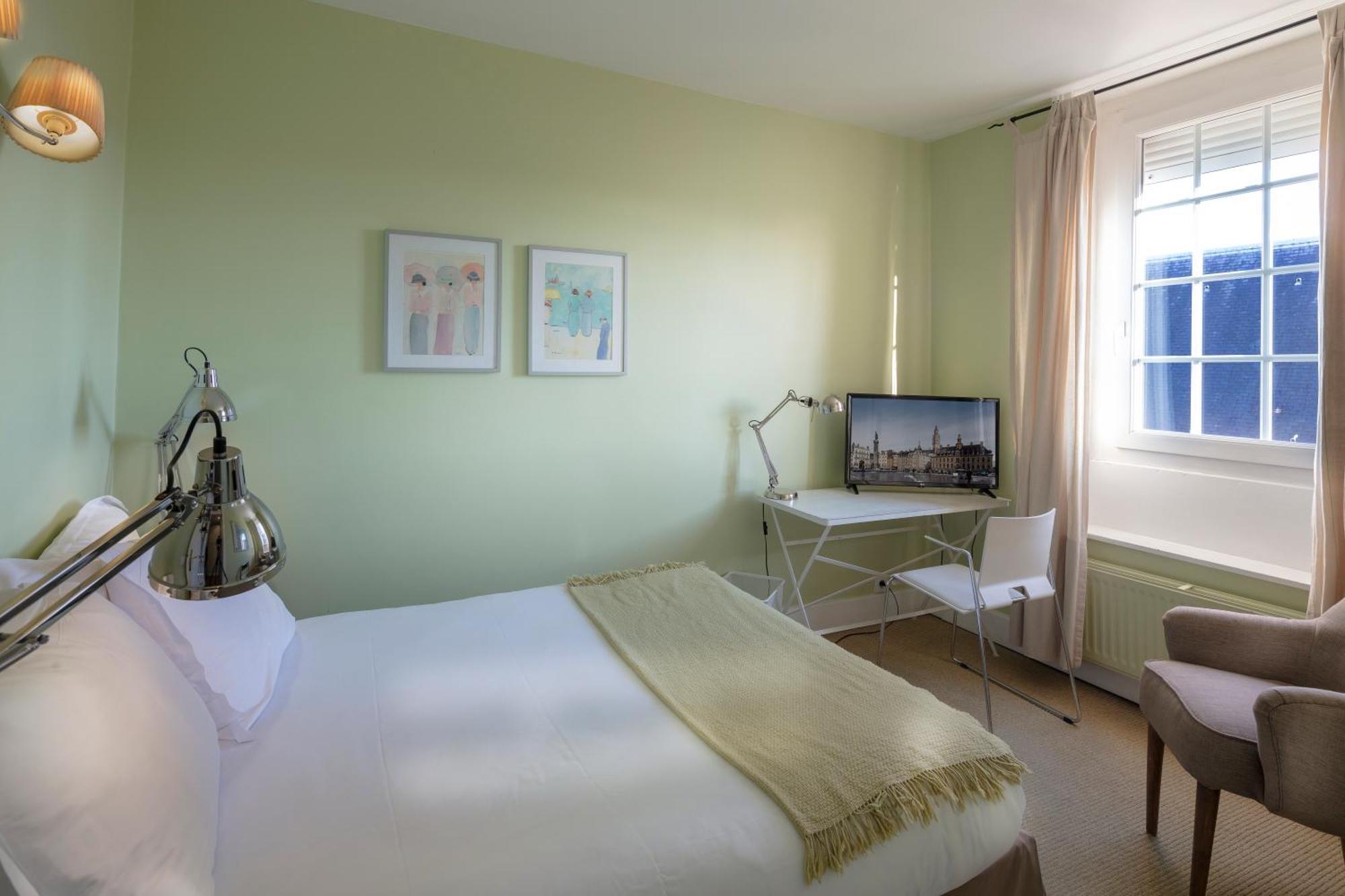 Double Room Bath