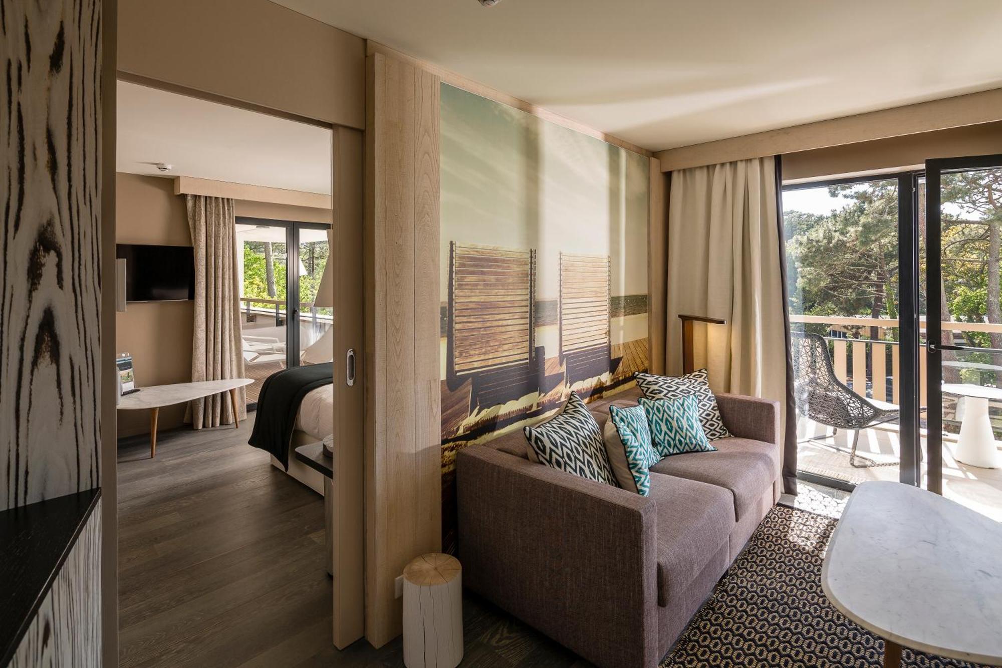 Deluxe Suite Spa Bath