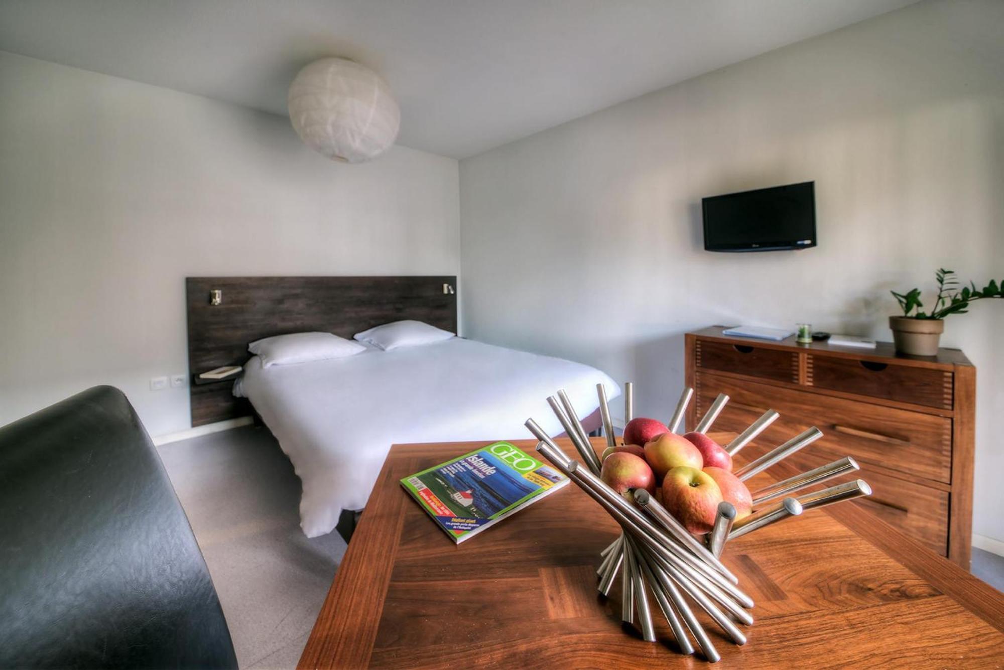 One Bedroom Apartment