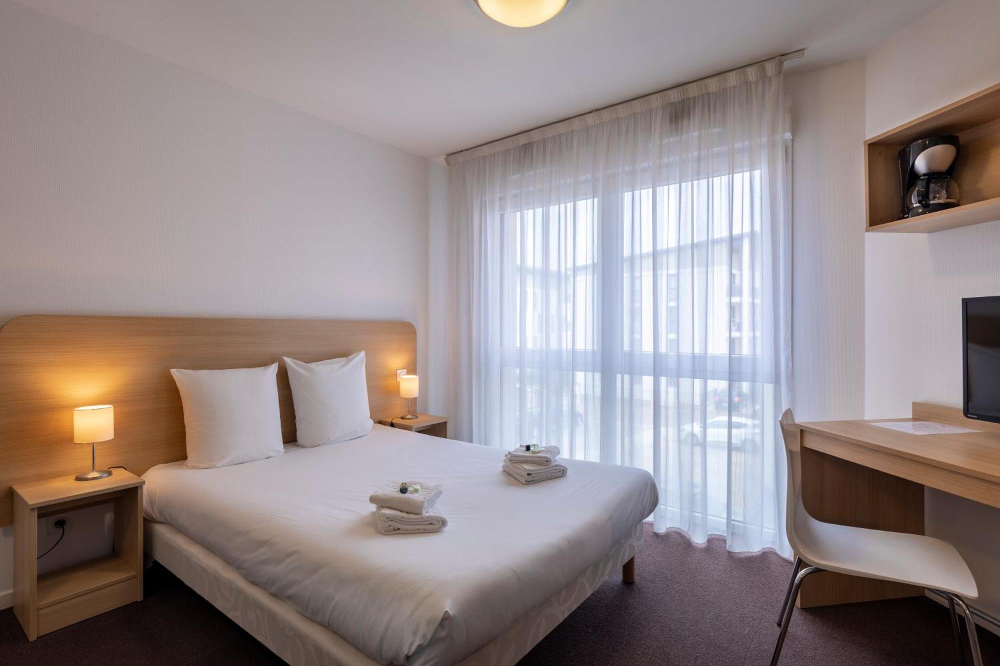 Studio with Single Bed (1 Adult),1215229636:JPEG